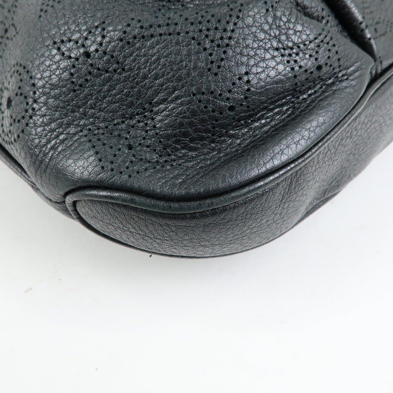 Louis Vuitton Monogram Mahina Selene PM Shoulder Bag Noir M94035