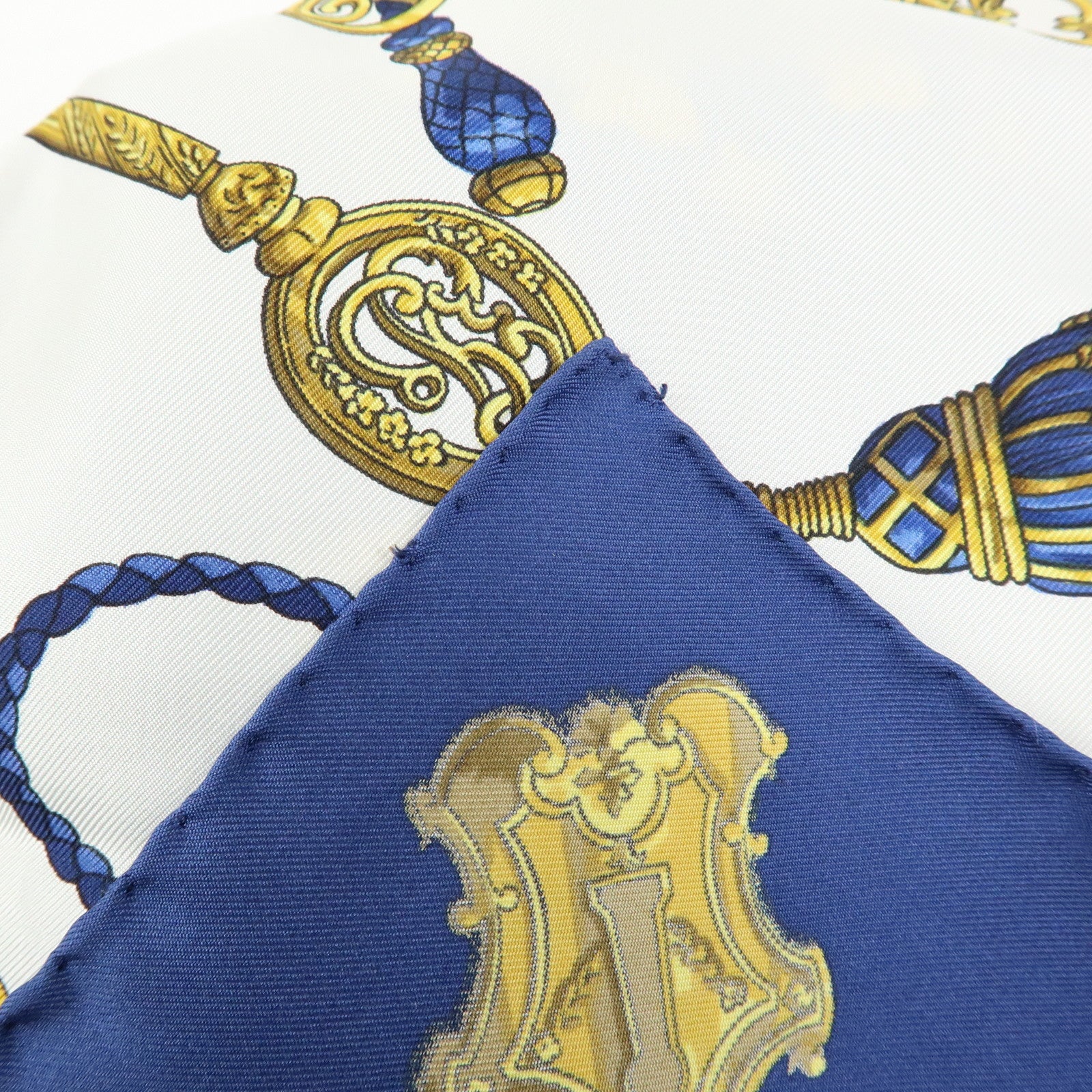 HERMES Carre 90 Silk 100% Scarf LES CLES THE KEYS RARE White Navy