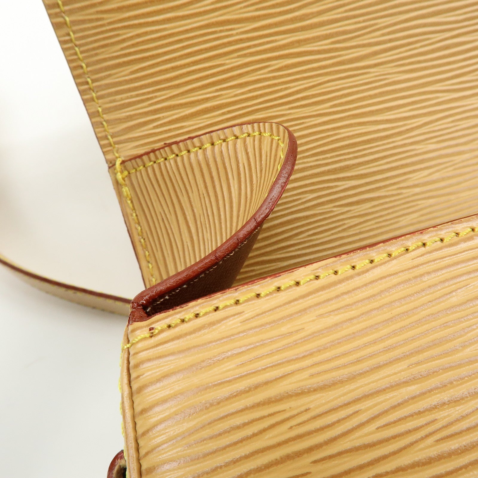 Louis Vuitton Epi Saint Cloud Shoulder Bag Winnipeg Beige M52196