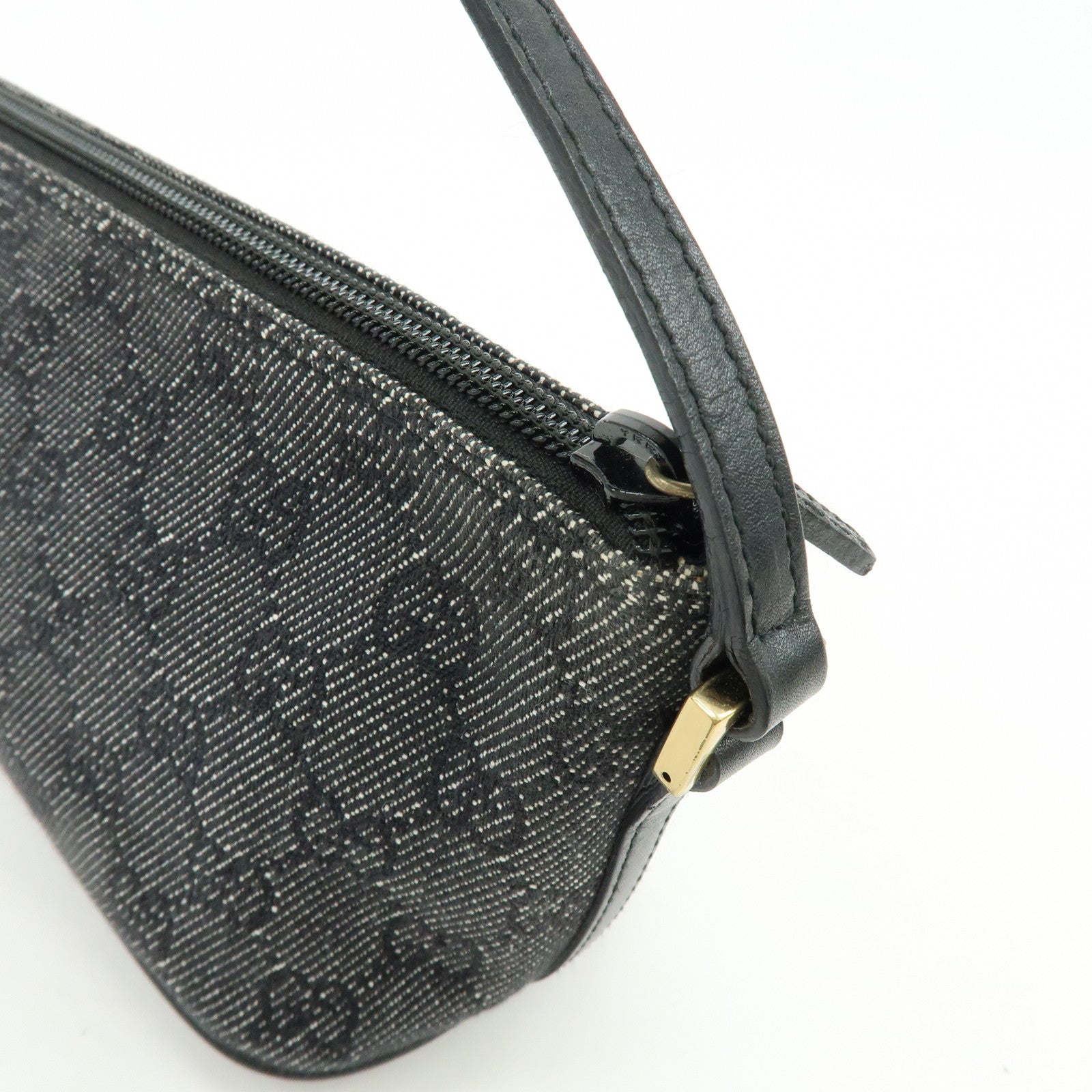 GUCCI Boat Bag GG Canvas Accessory Pouch Hand Bag Black 07198