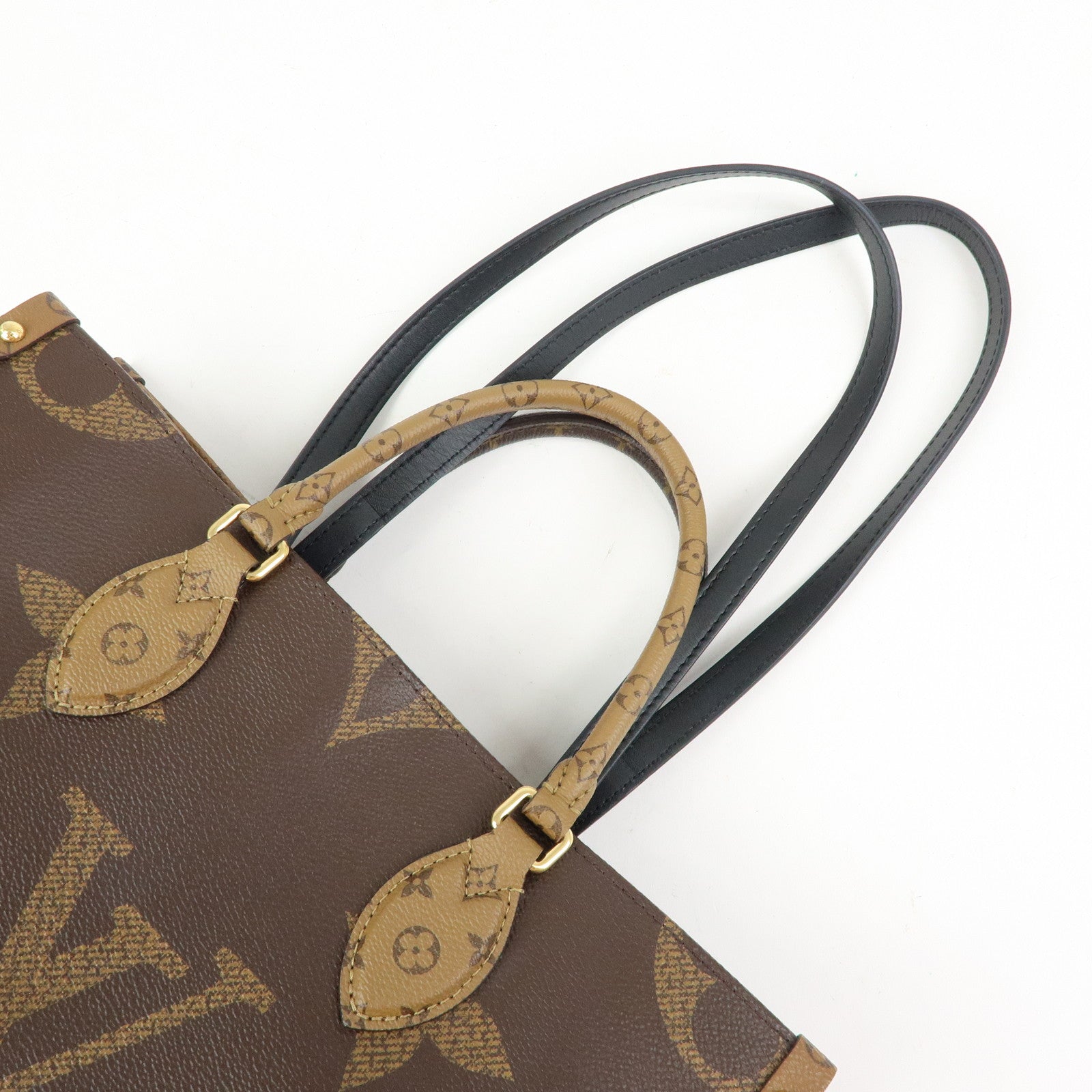 LOUIS VUITTON Monogram Giant Reverse On the Go MM Tote Bag M45321