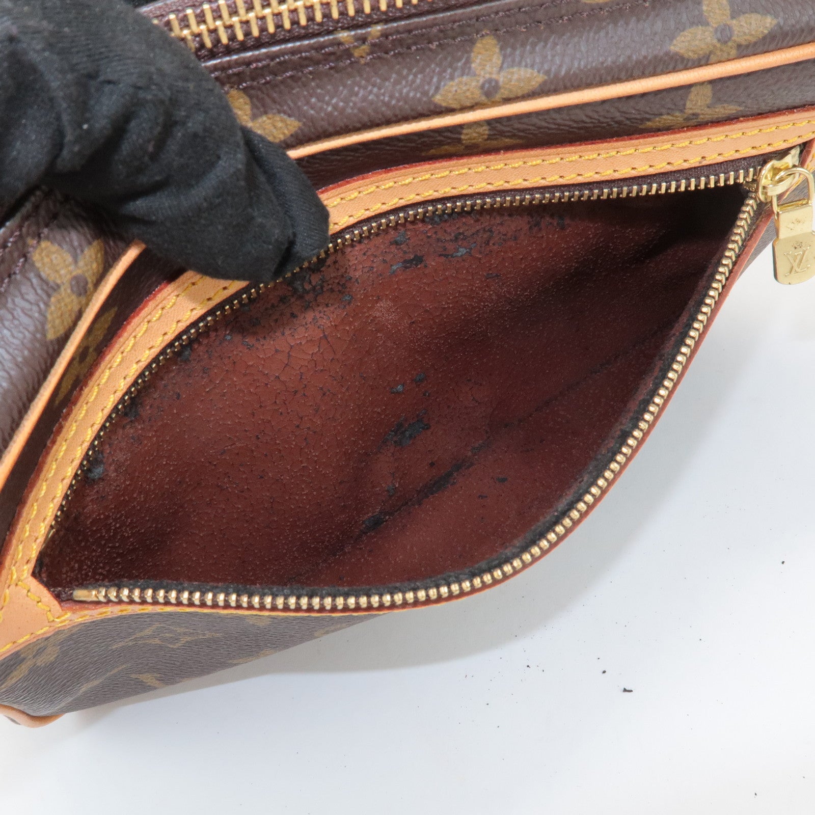 Louis Vuitton Monogram Canvas Saint Germain 24 Shoulder Bag M51210