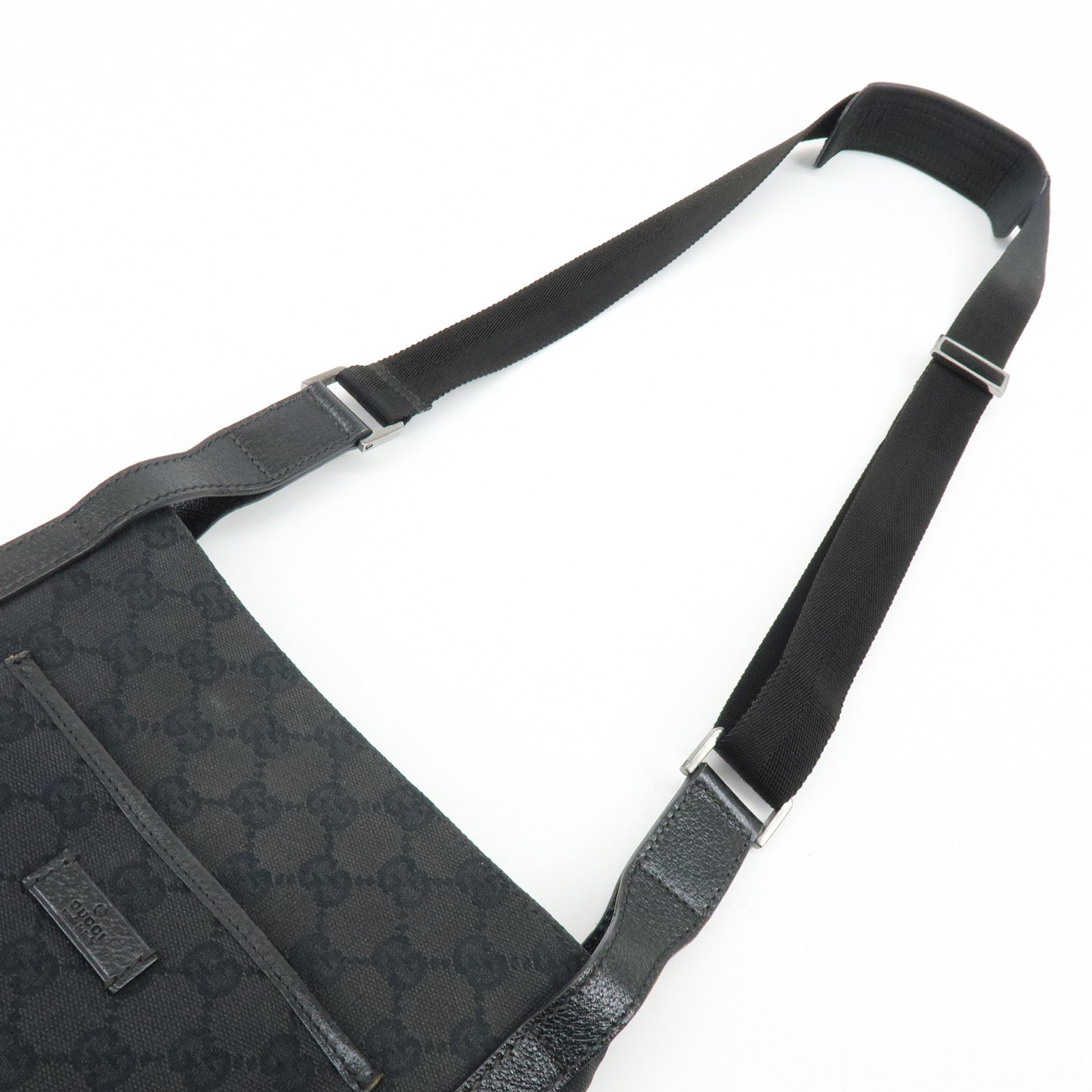 GUCCI GG Canvas Leather Shoulder Crossbody Bag Black 122793