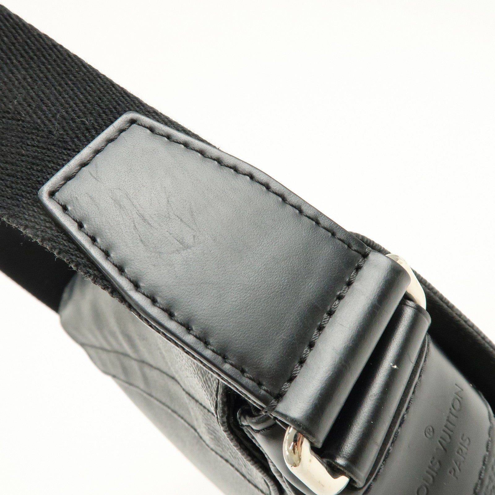 Louis Vuitton Damier Graphite District PM NM Crossbody Bag N41028