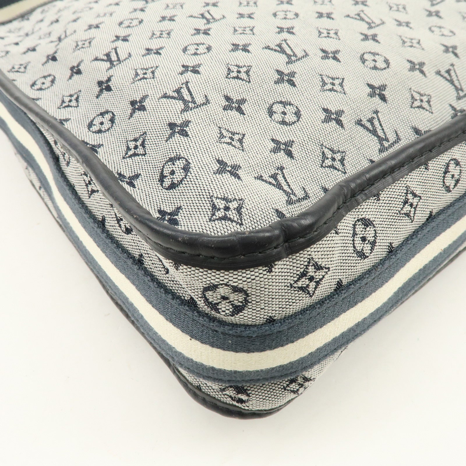 Louis Vuitton Monogram Mini Buzas Marie Kate Shoulder Bag M92320