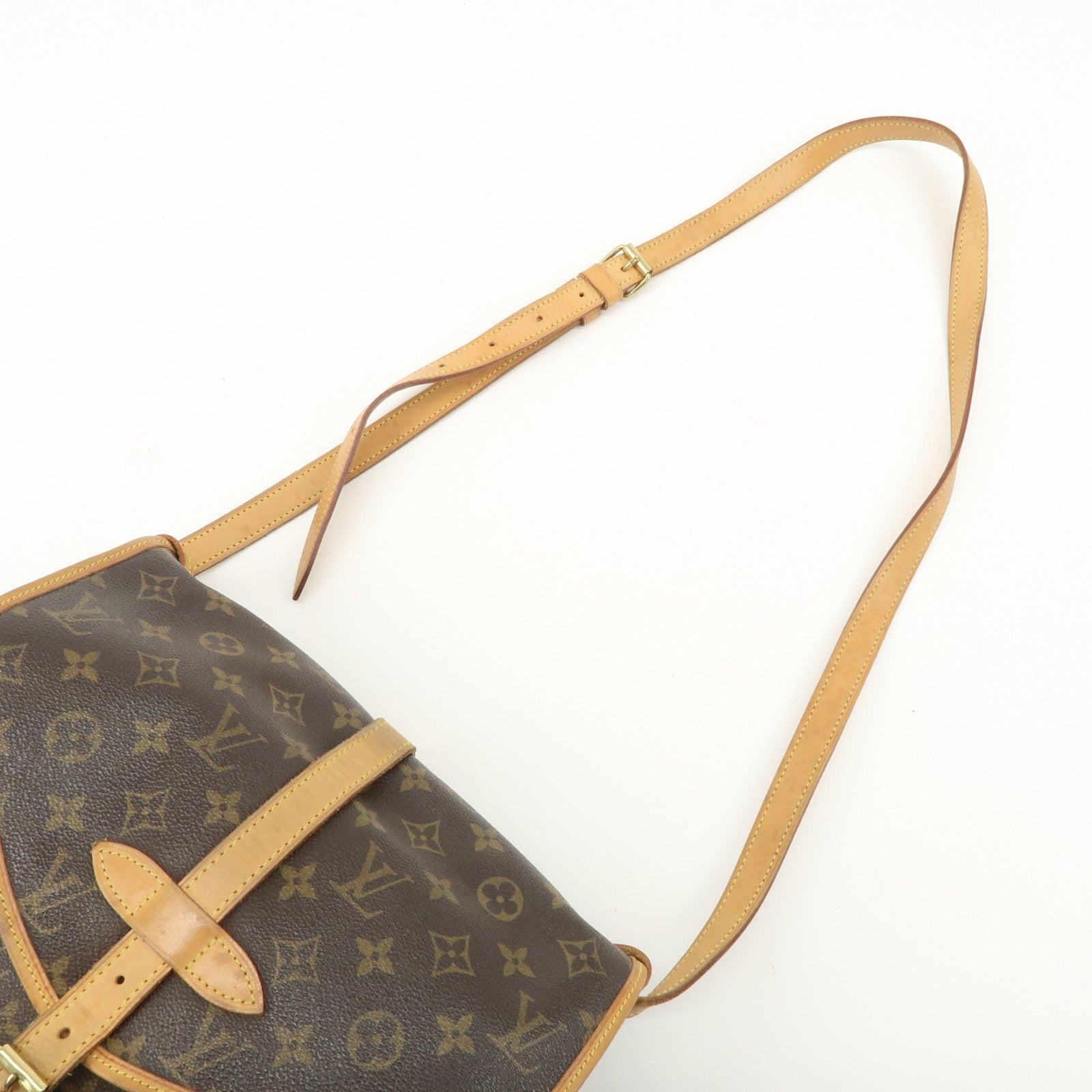 Louis Vuitton Monogram Saumur 30 Shoulder Bag Crossbody Bag M42256