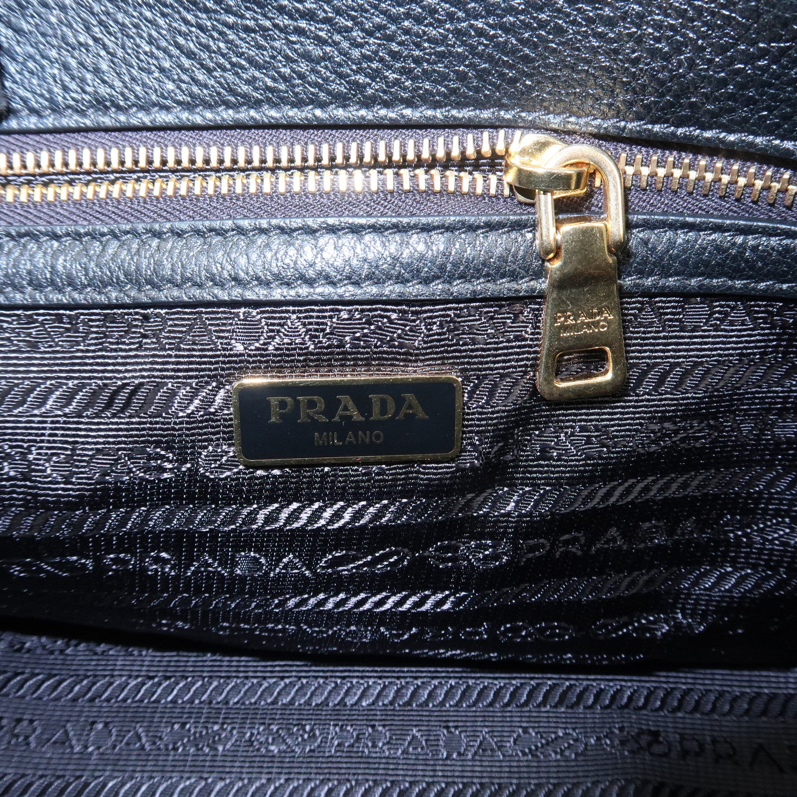 PRADA Logo Vitello Daino Leather Cosmetic Pouch Black 1NA024