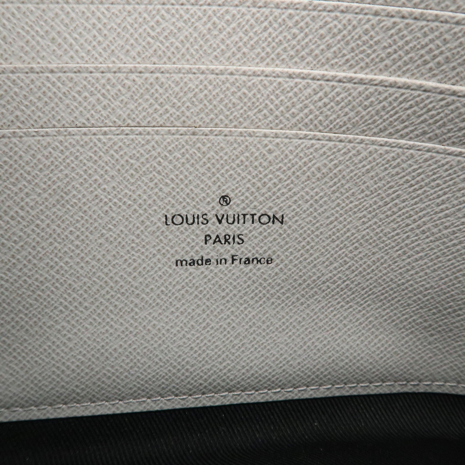 Louis Vuitton Monogram Taiga Discovery Pochette Antarctica M30279 Used