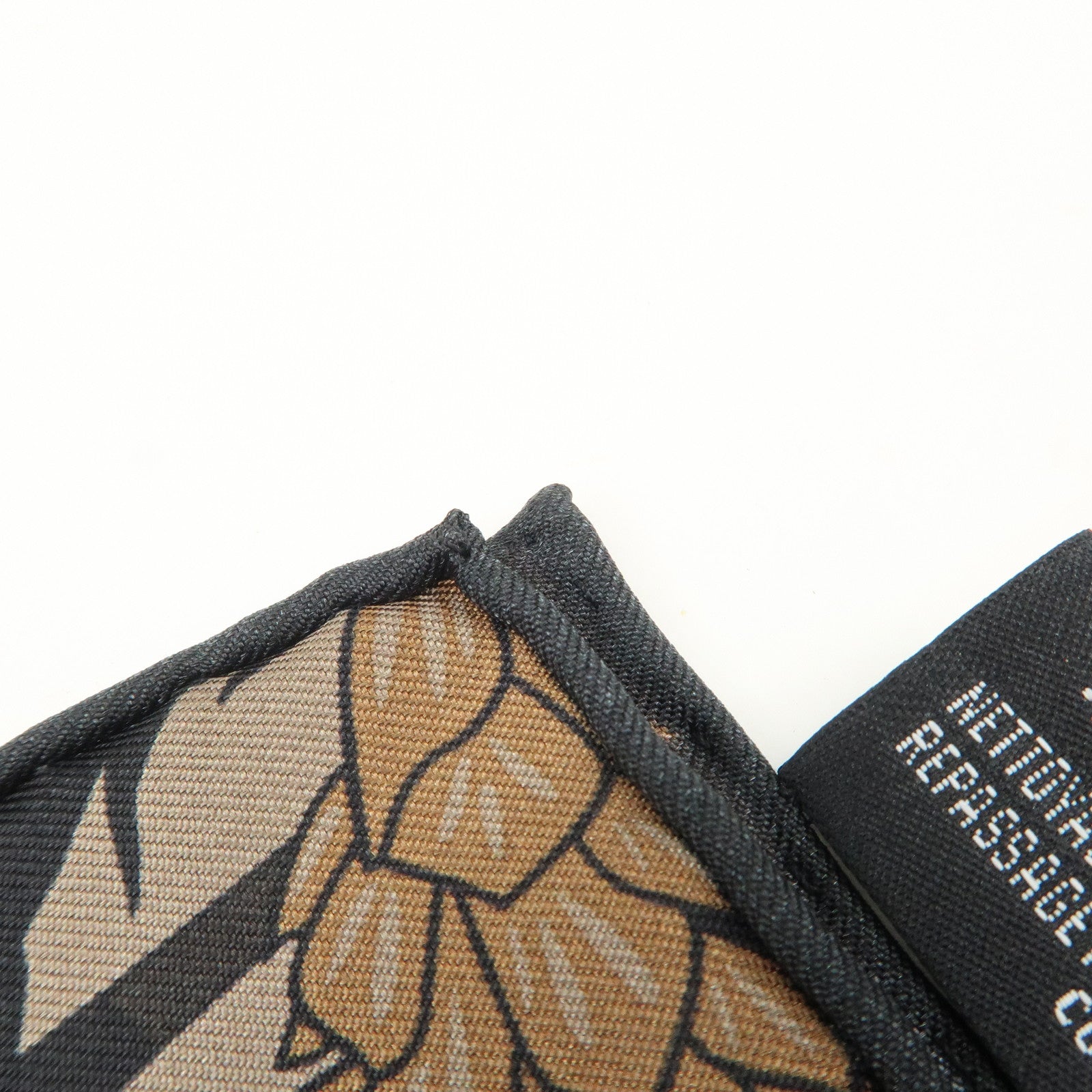 Cartier Silk 100% 42×42 Scarf Leopard Safari Motif Black Brown