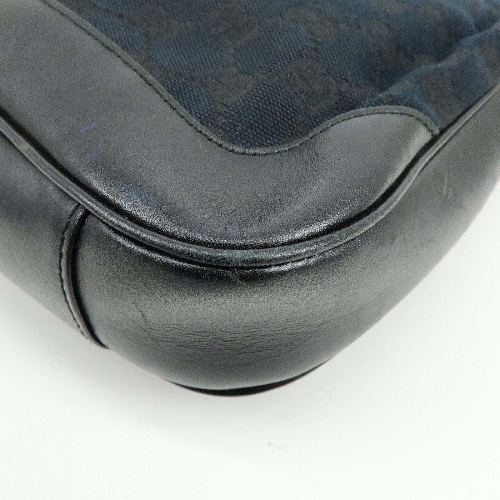 GUCCI GG Canvas Leather Shoulder Bag Black 001・4095・001553