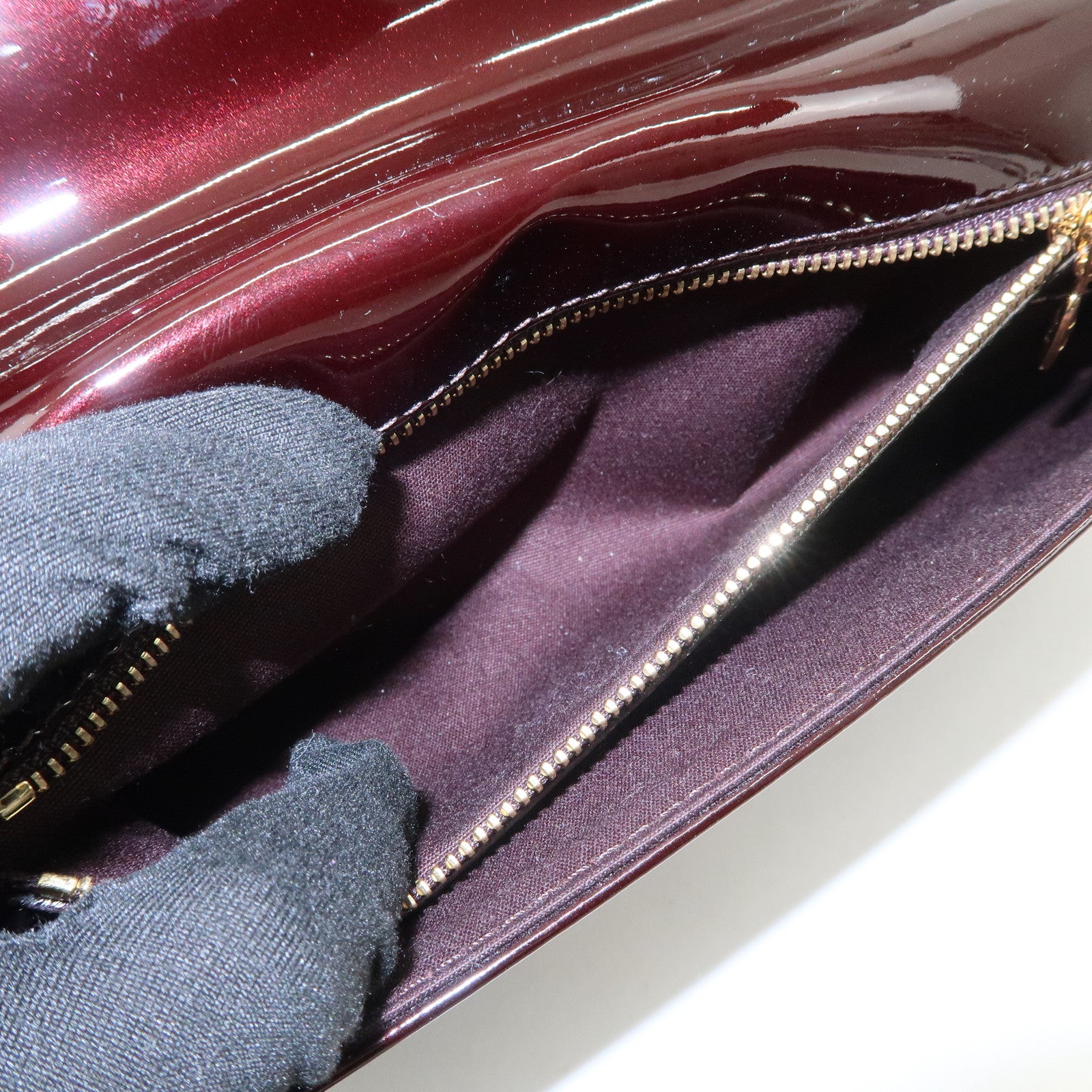 Louis Vuitton Vernis Pochette Sobe Clutch Bag Amarante M93490