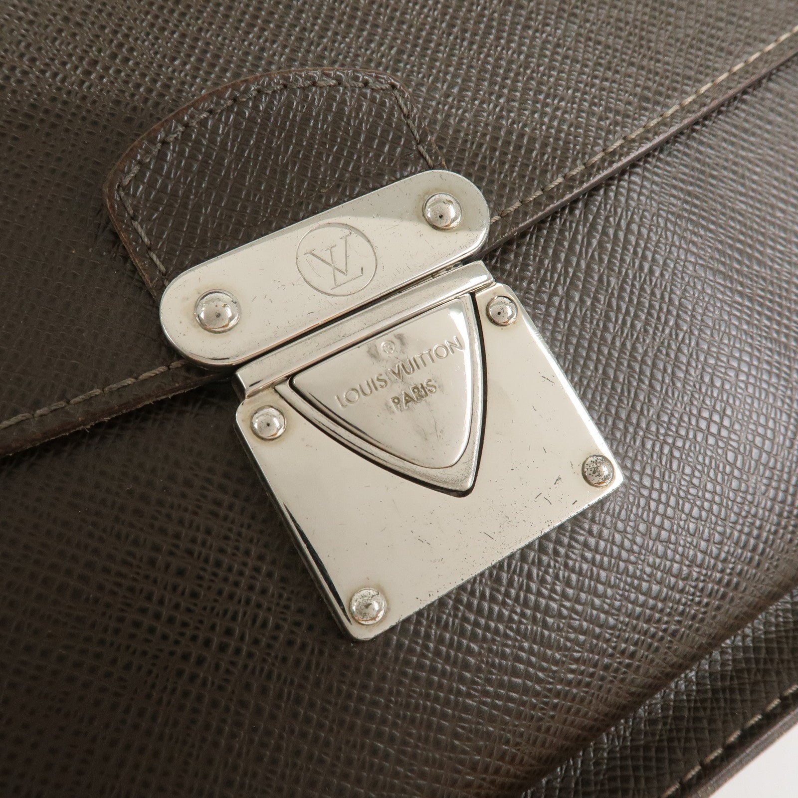Louis Vuitton Taiga Veraiya Clutch Bag Hand Bag Grizzly M32598