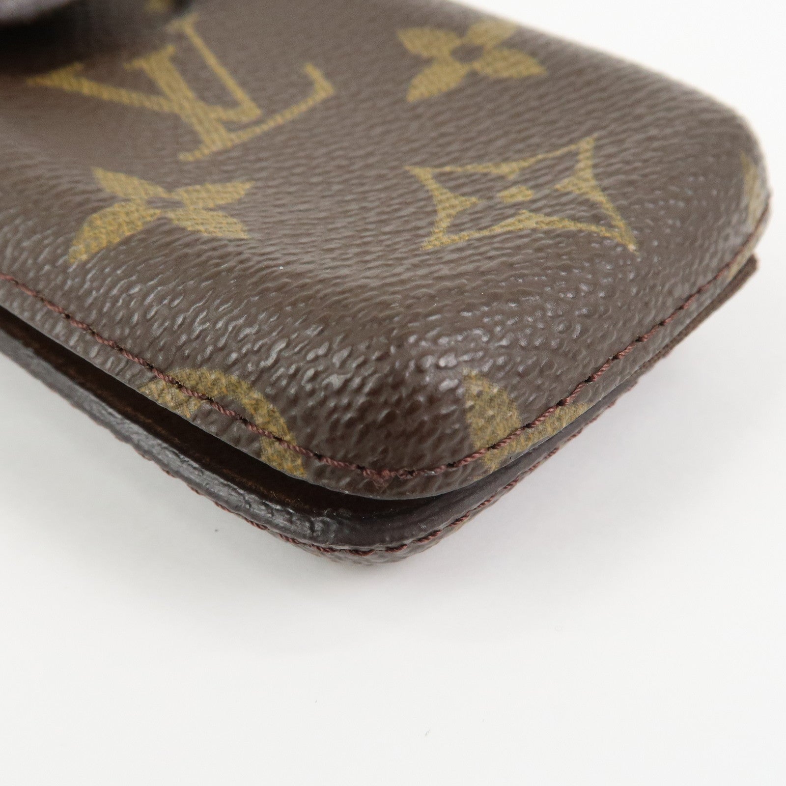 Louis Vuitton Monogram Etui Telephone International PM M63064