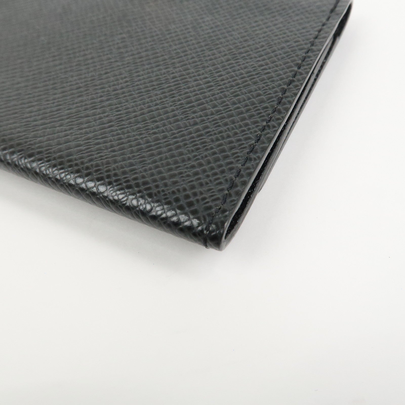 Louis Vuitton Taiga Enveloppe Cartes de Visite Card Case M30922