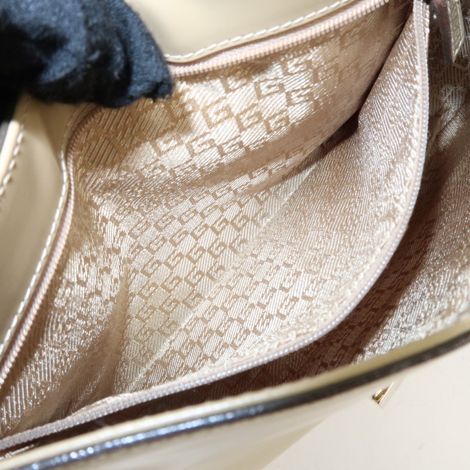 GUCCI Leather Shoulder Bag Hand Bag Beige 001.4150.002058 Used