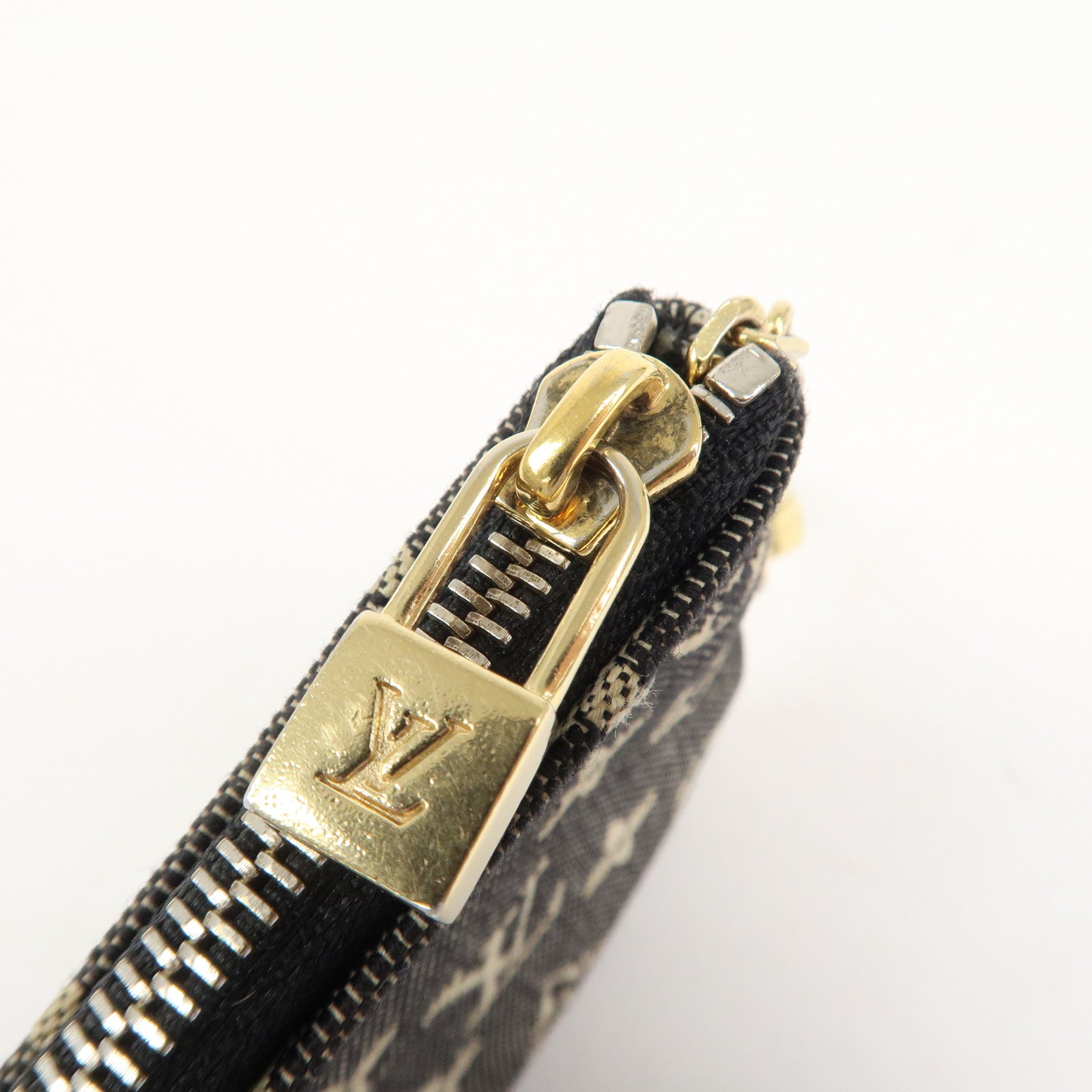 Louis Vuitton Monogram Idylle Canvas Pochette Cle Coin Case M62995 Used