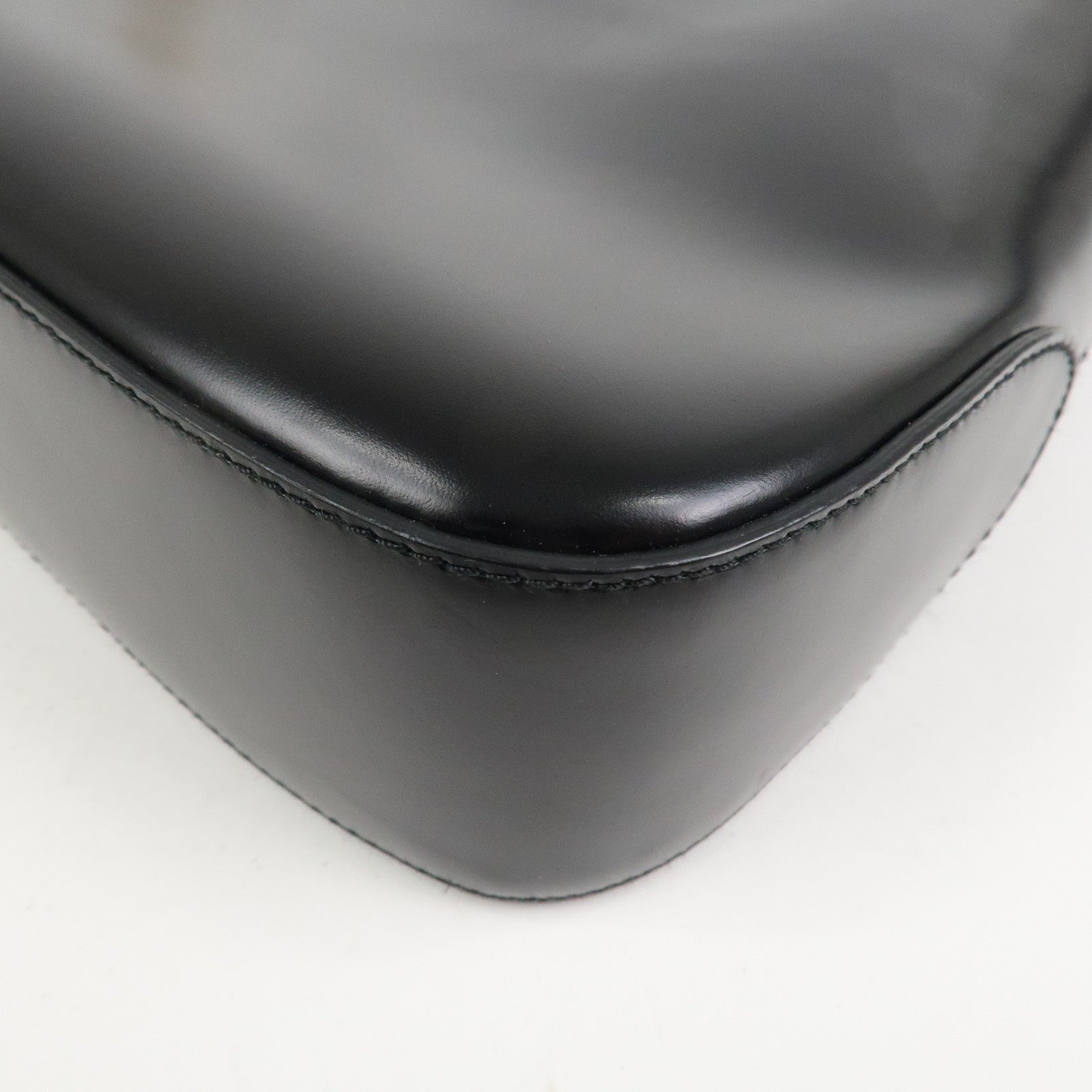 Ferragamo Gancini Logo Leather Shoulder Bag Hand Bag Black