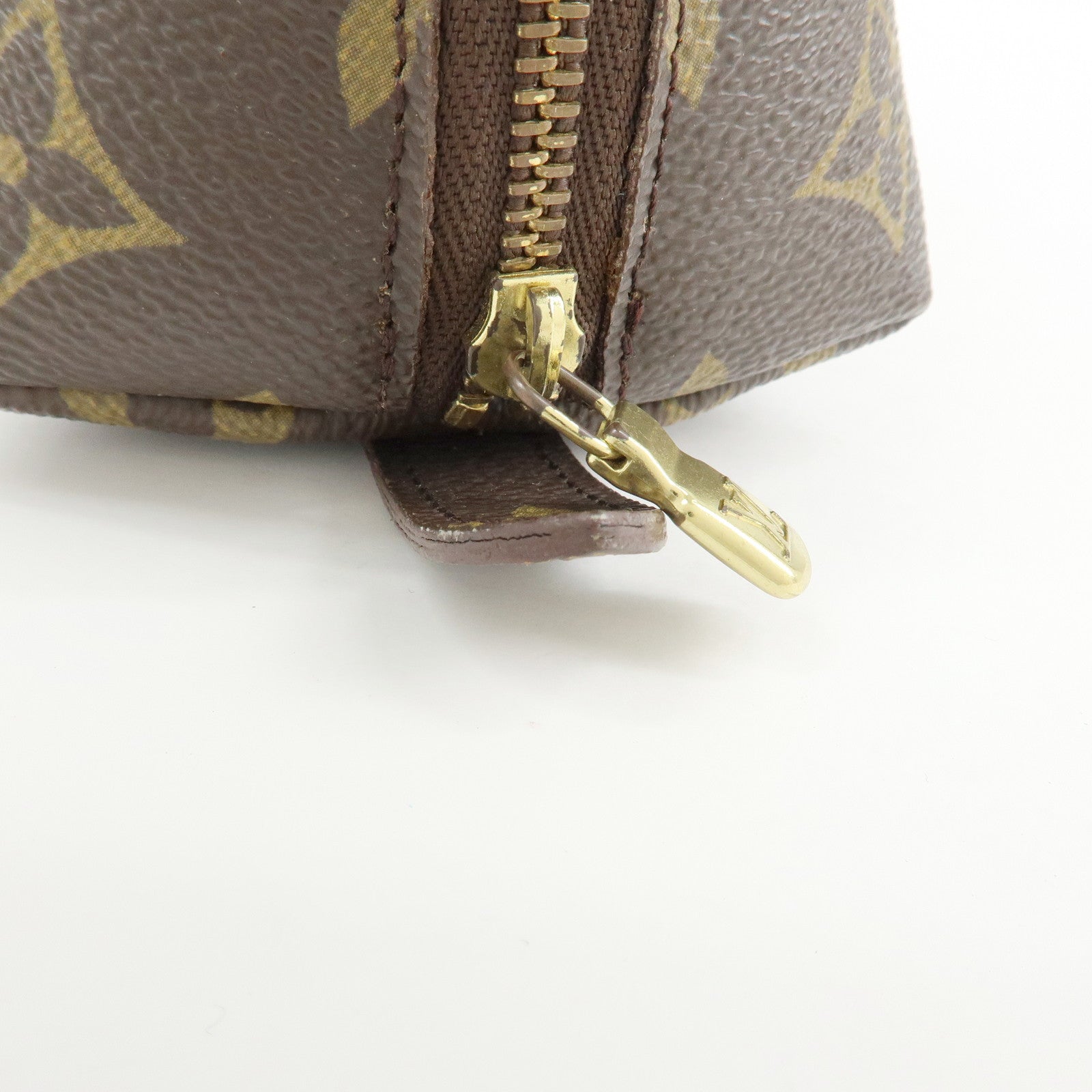 Louis Vuitton Monogram Trousse Demi Ronde Cosmetic Pouch M47520