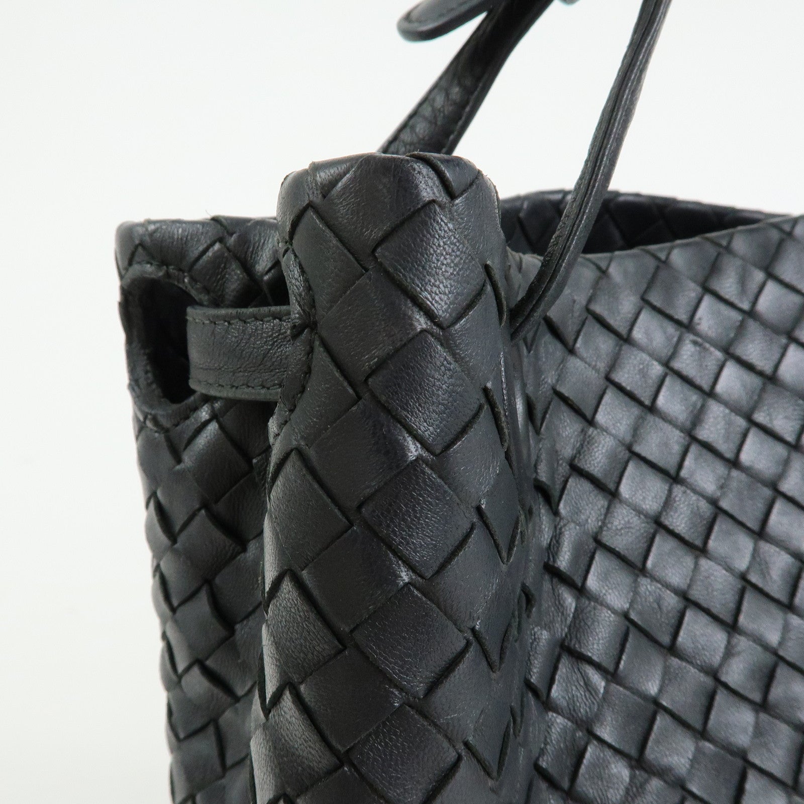 BOTTEGA VENETA Intrecciato Leather Garda Hand Bag Black 179320