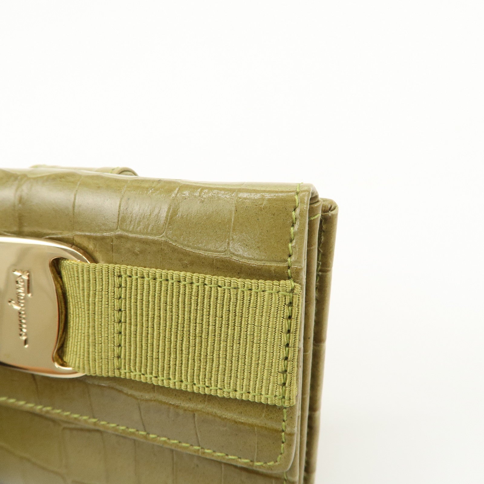 Ferragamo Vara Logo Embossed Leather Compact Wallet Light Green