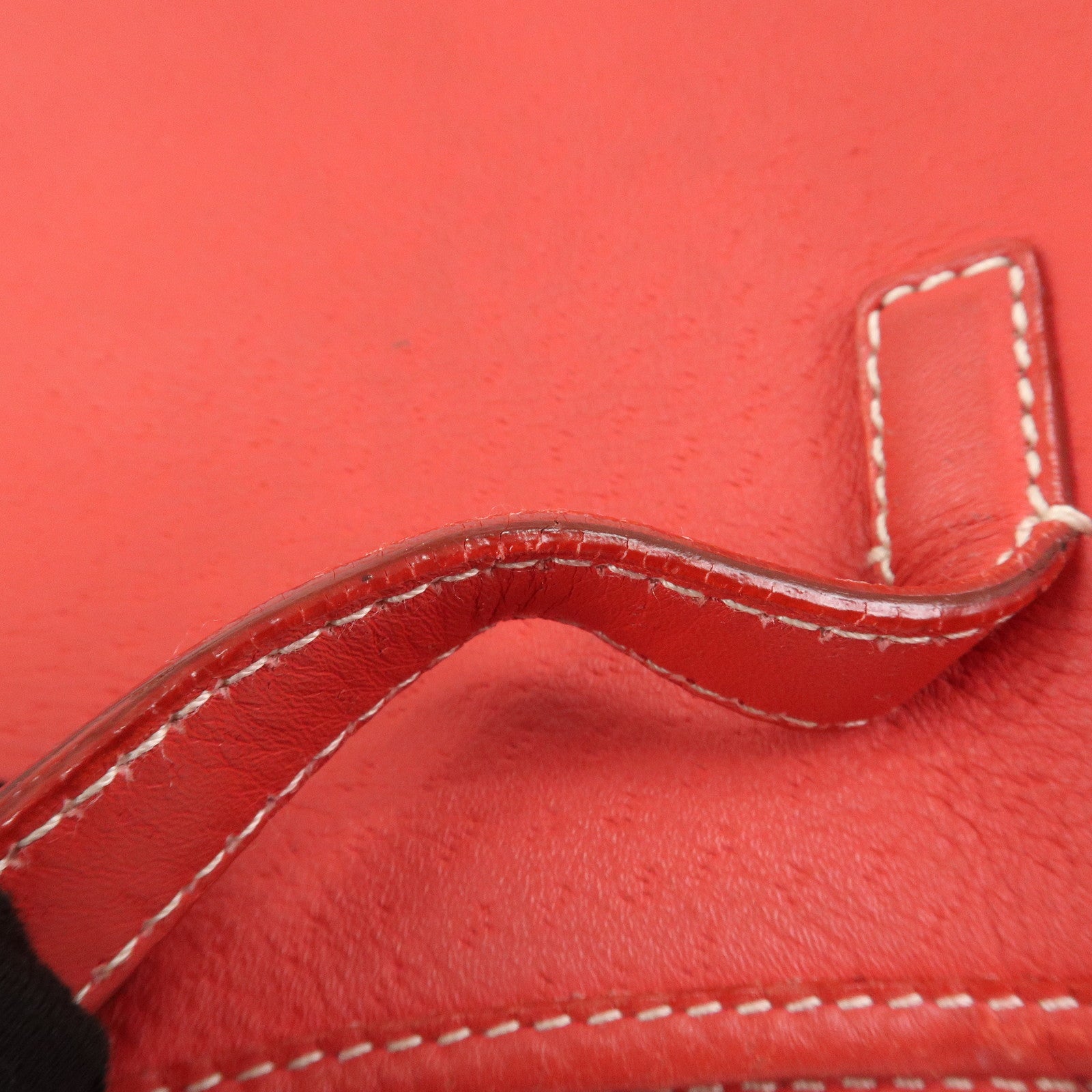 Ferragamo Gancini Leather Shoulder Bag Red