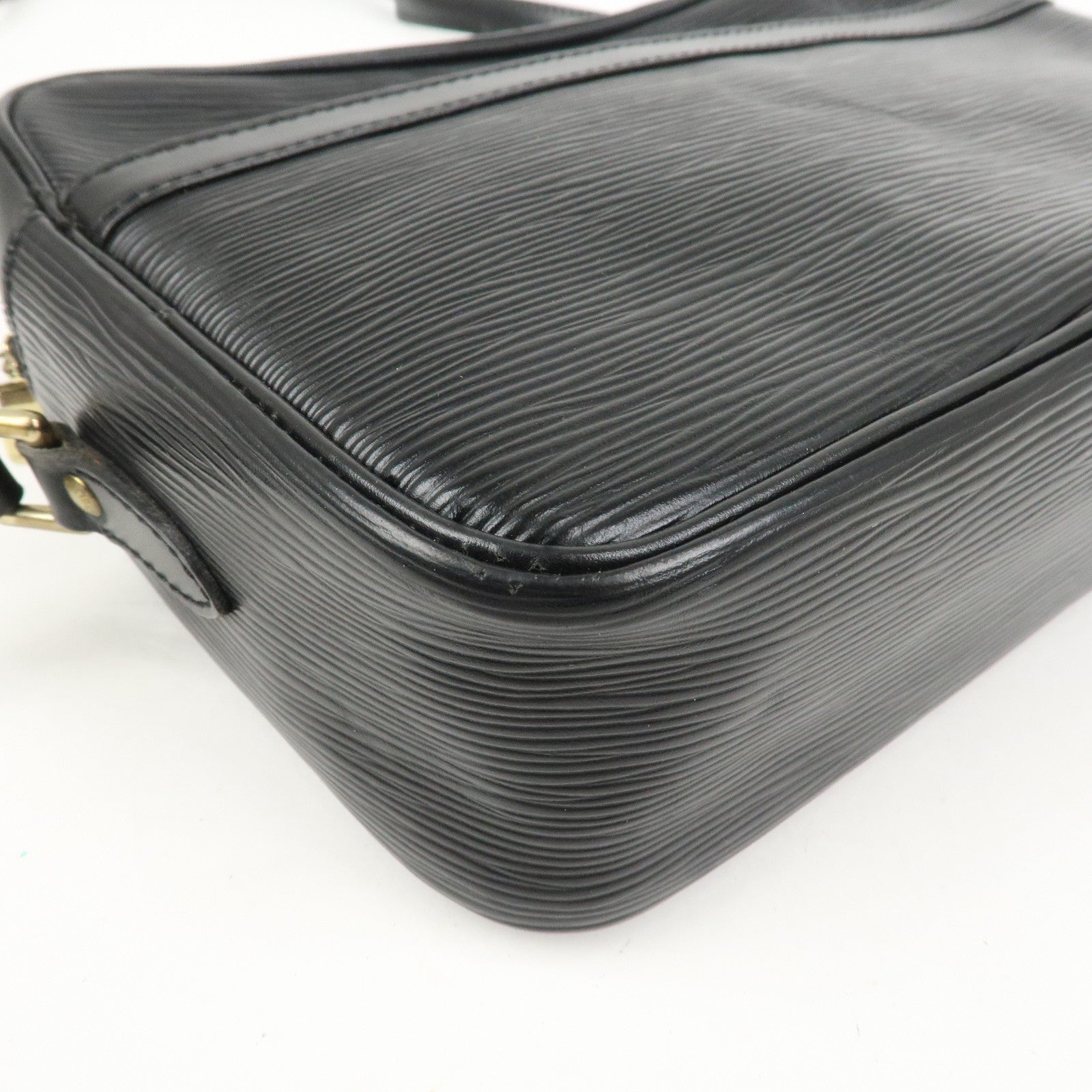 Louis Vuitton Epi Trocadero 27 Shoulder Bag Noir Black M52302