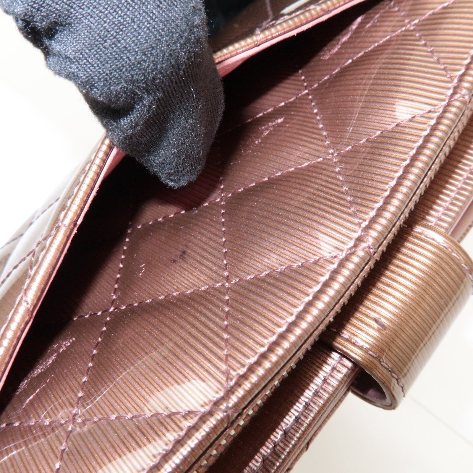 CHANEL Matelasse Patent Leather Long Wallet Silver HDW Brown Used