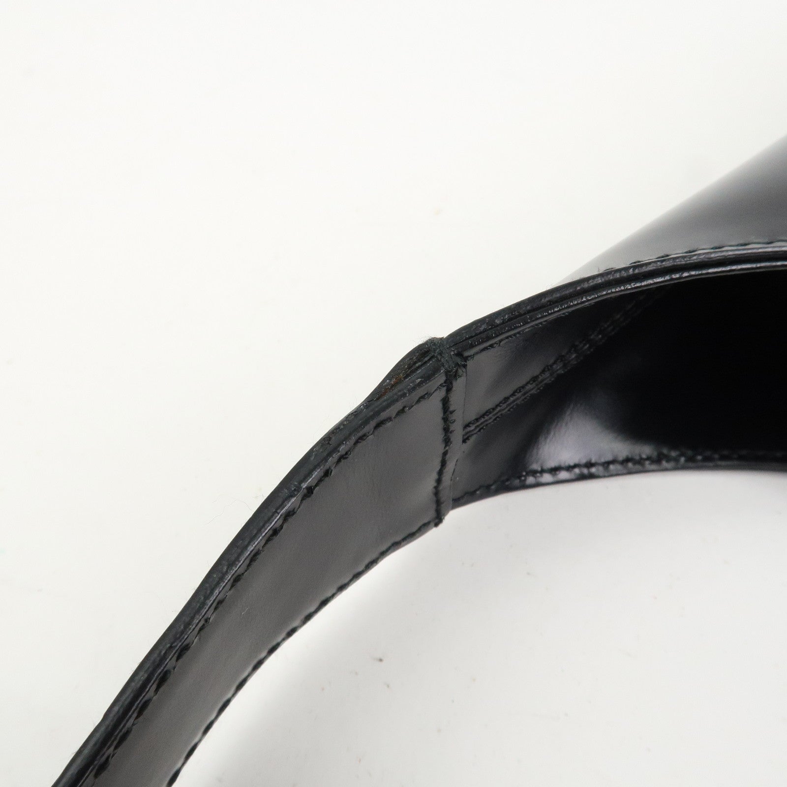 Ferragamo Gancini Logo Leather Shoulder Bag Hand Bag Black