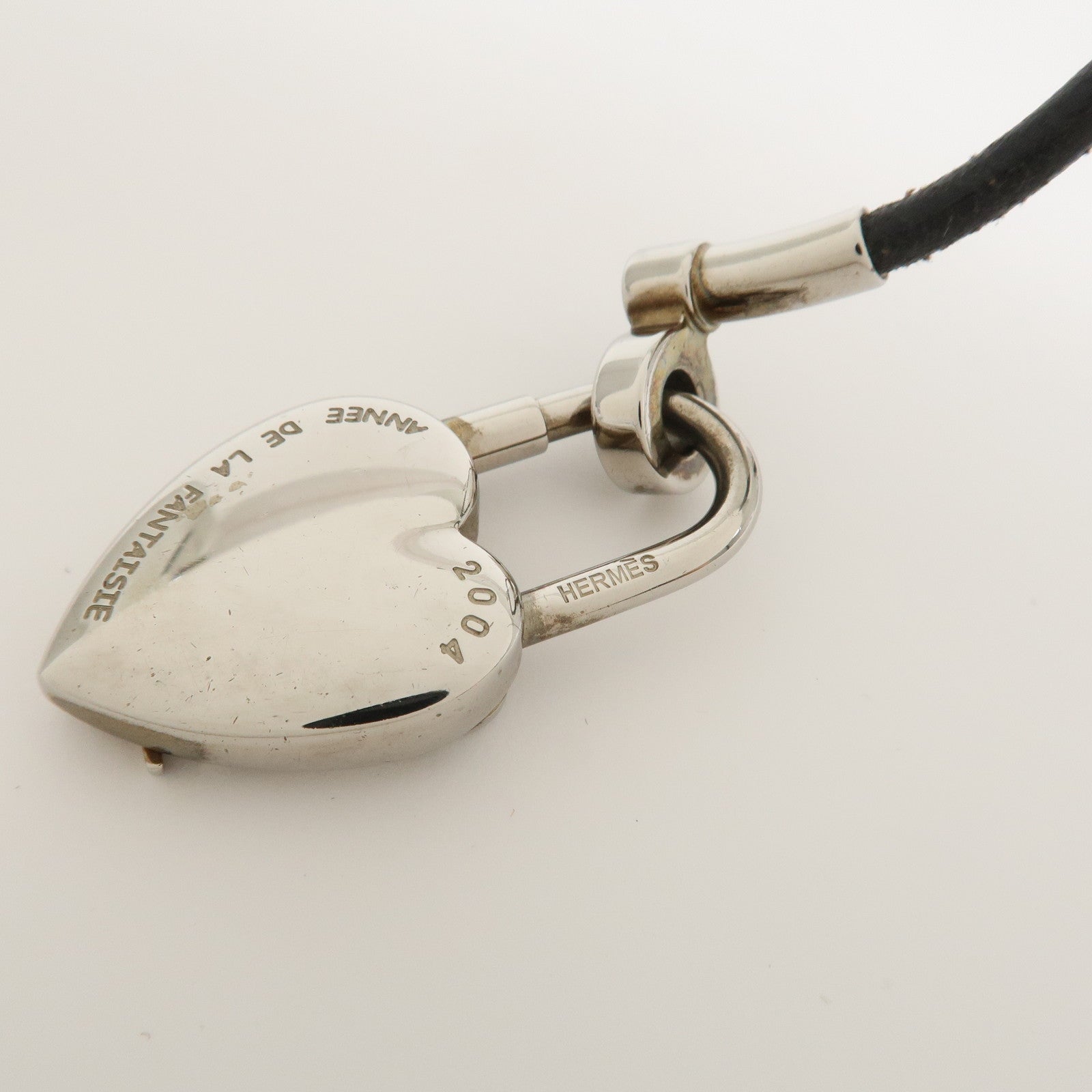 HERMES Vivaldi Heart Cadena Metal Leather Necklace Silver