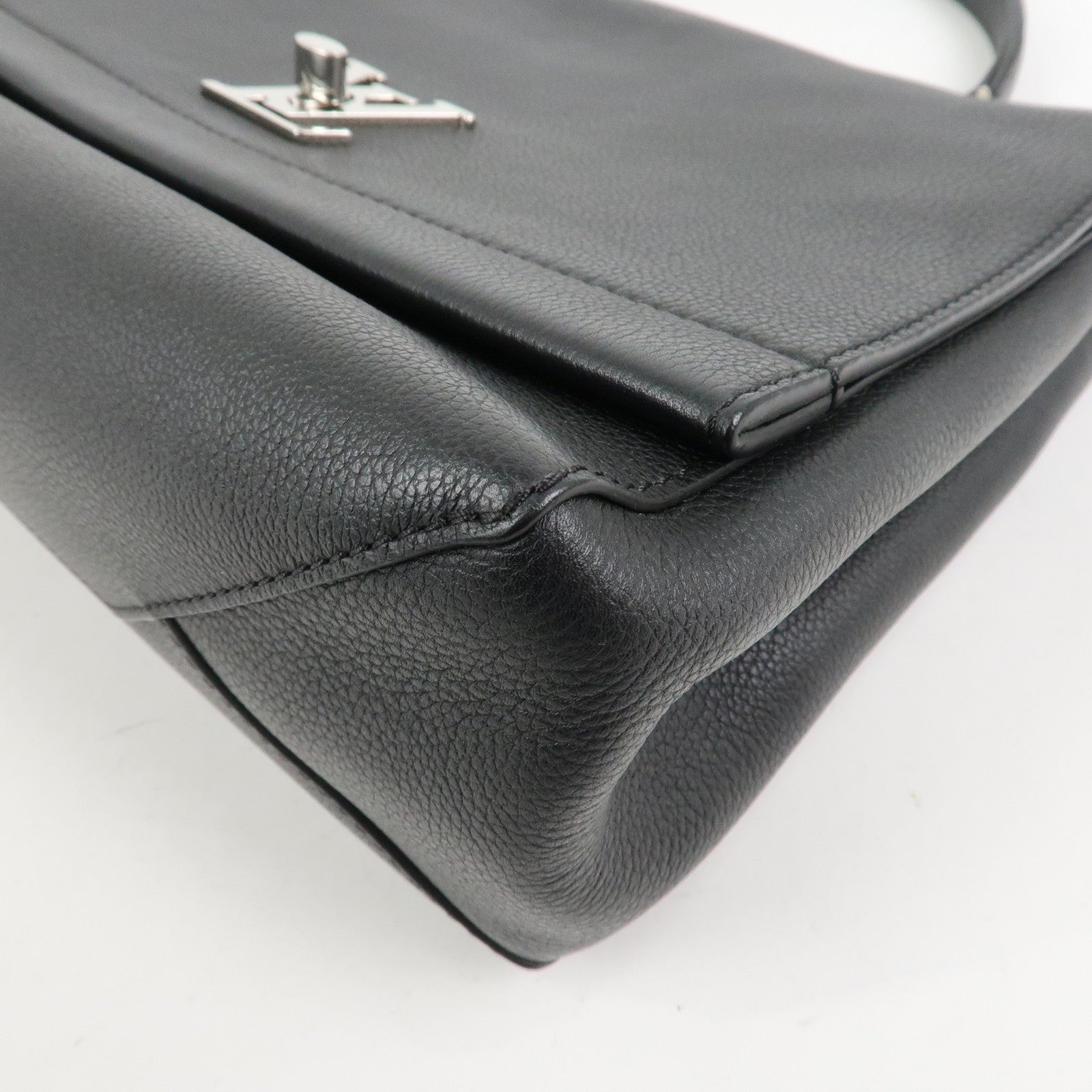 Louis Vuitton Lock Me Leather Cartable Hand Bag Noir Black M50250