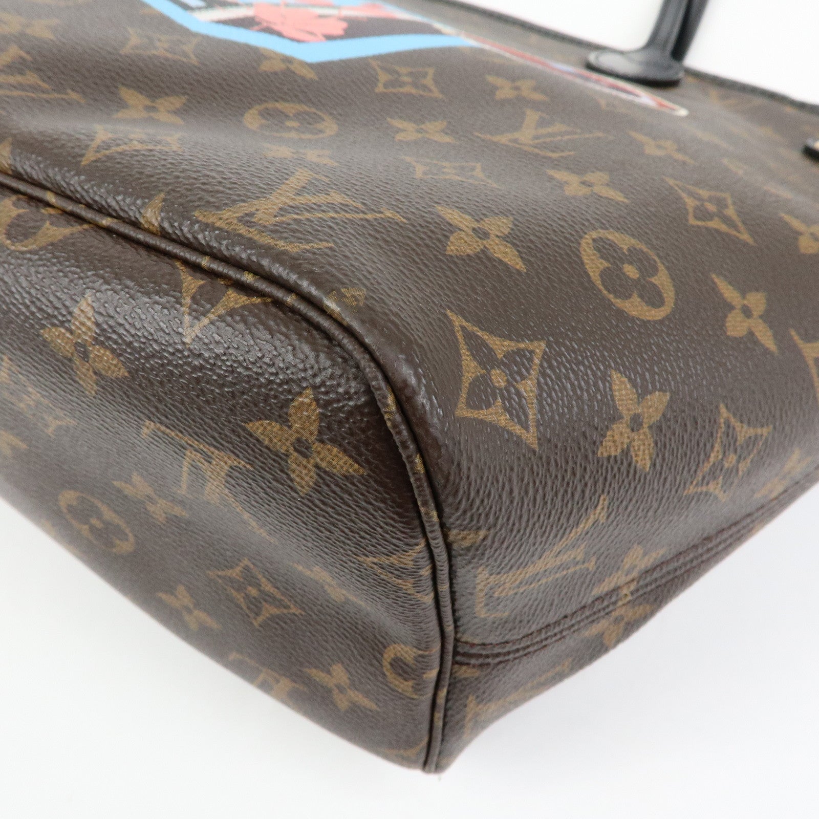 Louis Vuitton Monogram LV World Tour Neverfull MM Tote Bag M42844