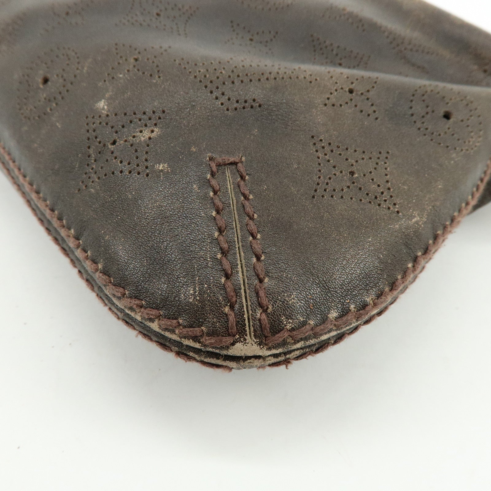 Louis Vuitton Pochette Onata Cuir Leather Shoulder Bag Cacao M40002