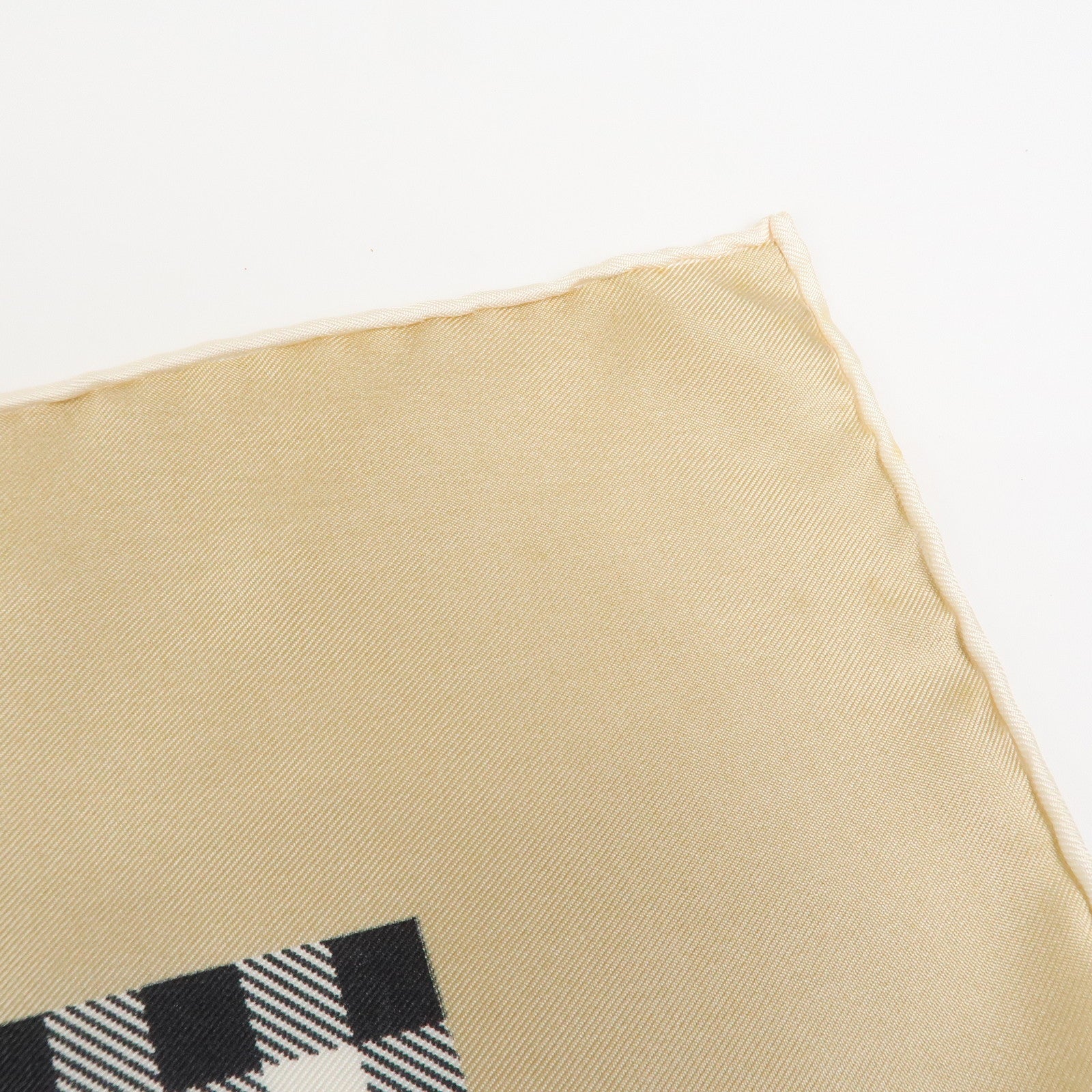 BURBERRY Nova Plaid Silk 100% Scarf 90×90 Beige