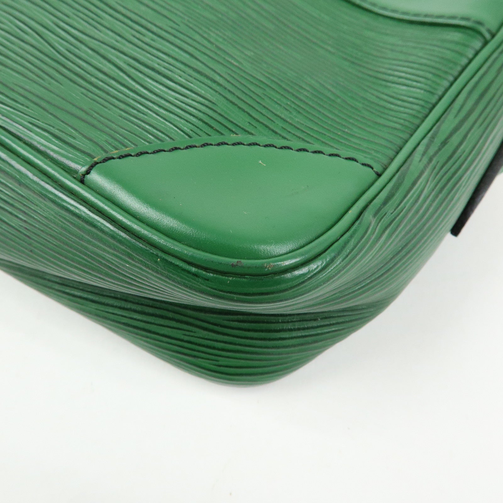 Louis Vuitton Epi Trocadero 24 Shoulder Bag Borneo Green M52304