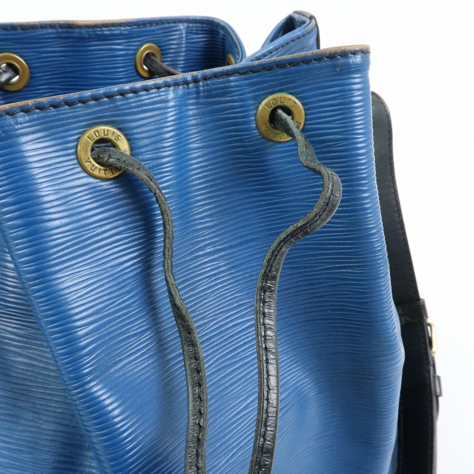 Louis Vuitton Epi Petit Noe Bi-color Shoulder Bag Noir Blue Ｍ44152