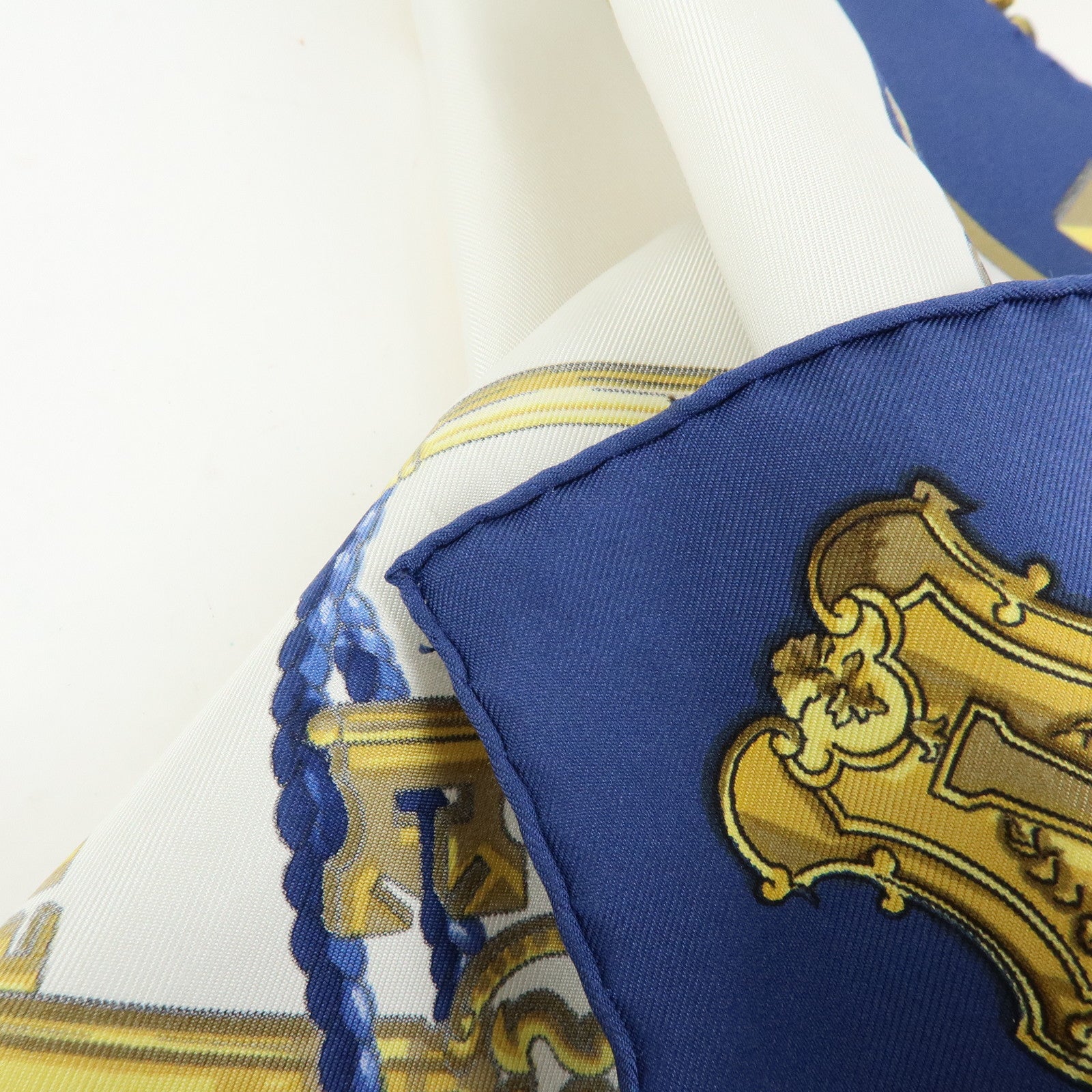 HERMES Carre 90 Silk 100% Scarf LES CLES THE KEYS RARE White Navy