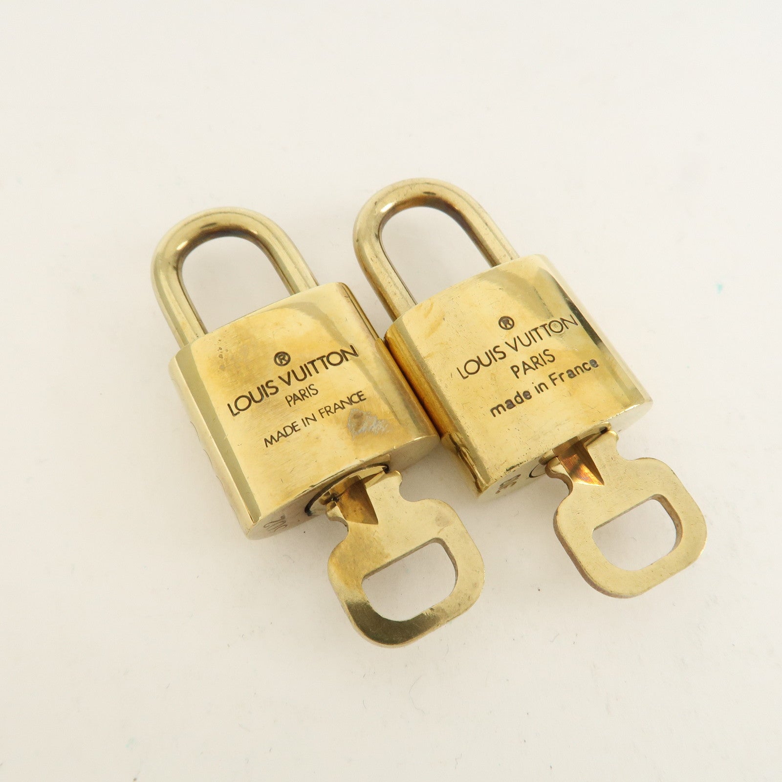 Louis Vuitton Set of 10 Lock & Key Cadena Key Lock Metal Gold Used