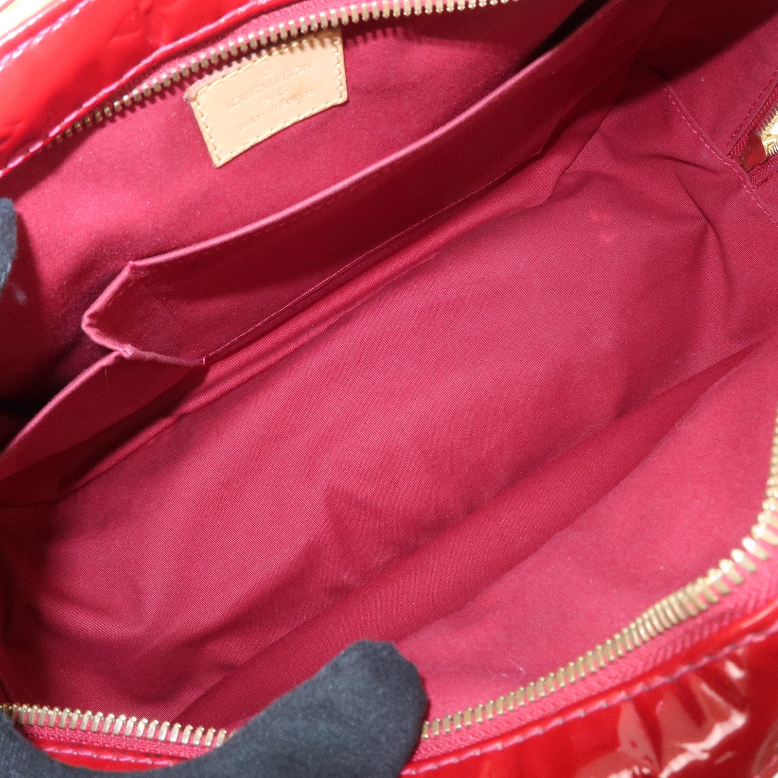 Louis Vuitton Monogram Vernis Summit Drive Hand Bag Red M93513