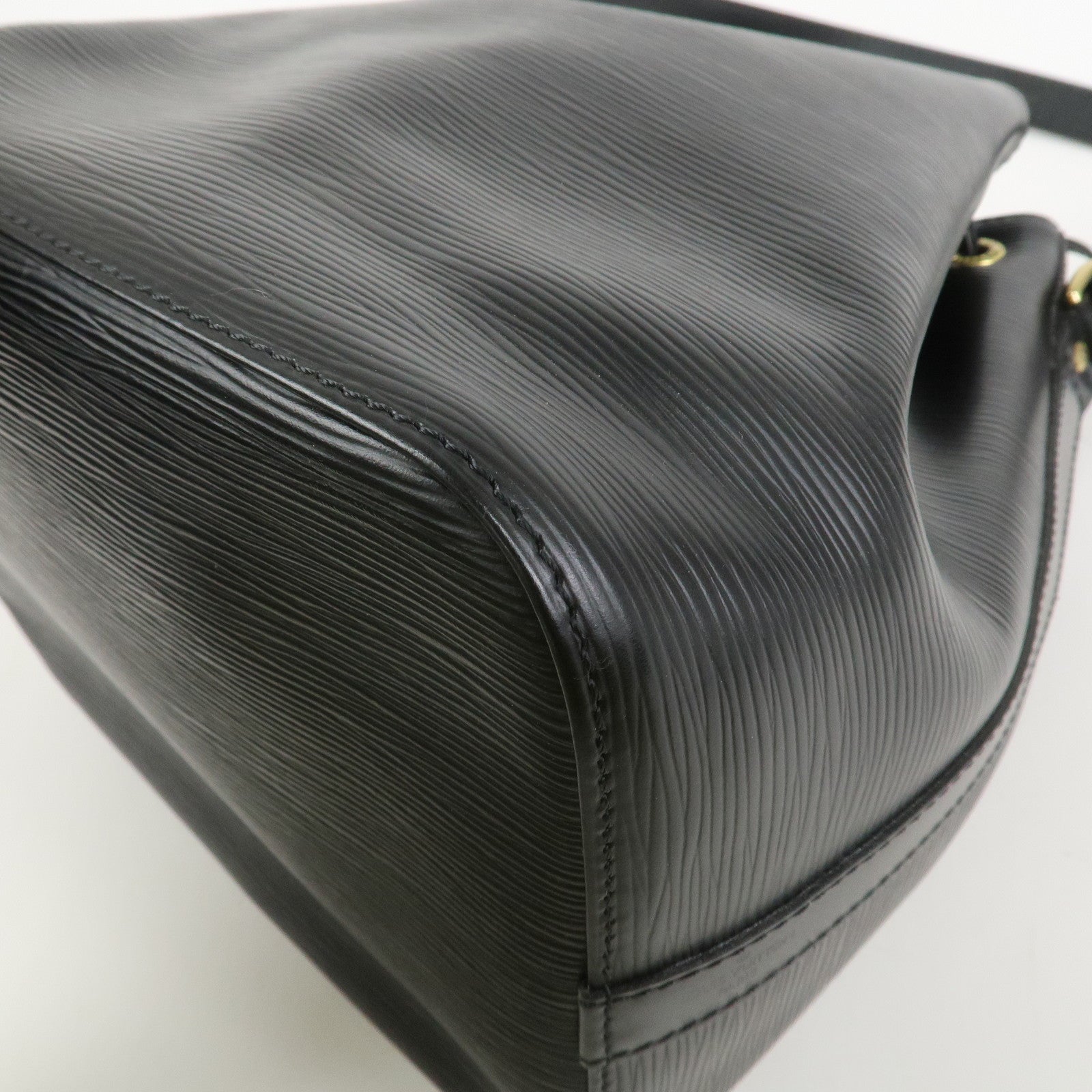 Louis Vuitton Epi Petit Noe Shoulder Bag Noir Black M44102