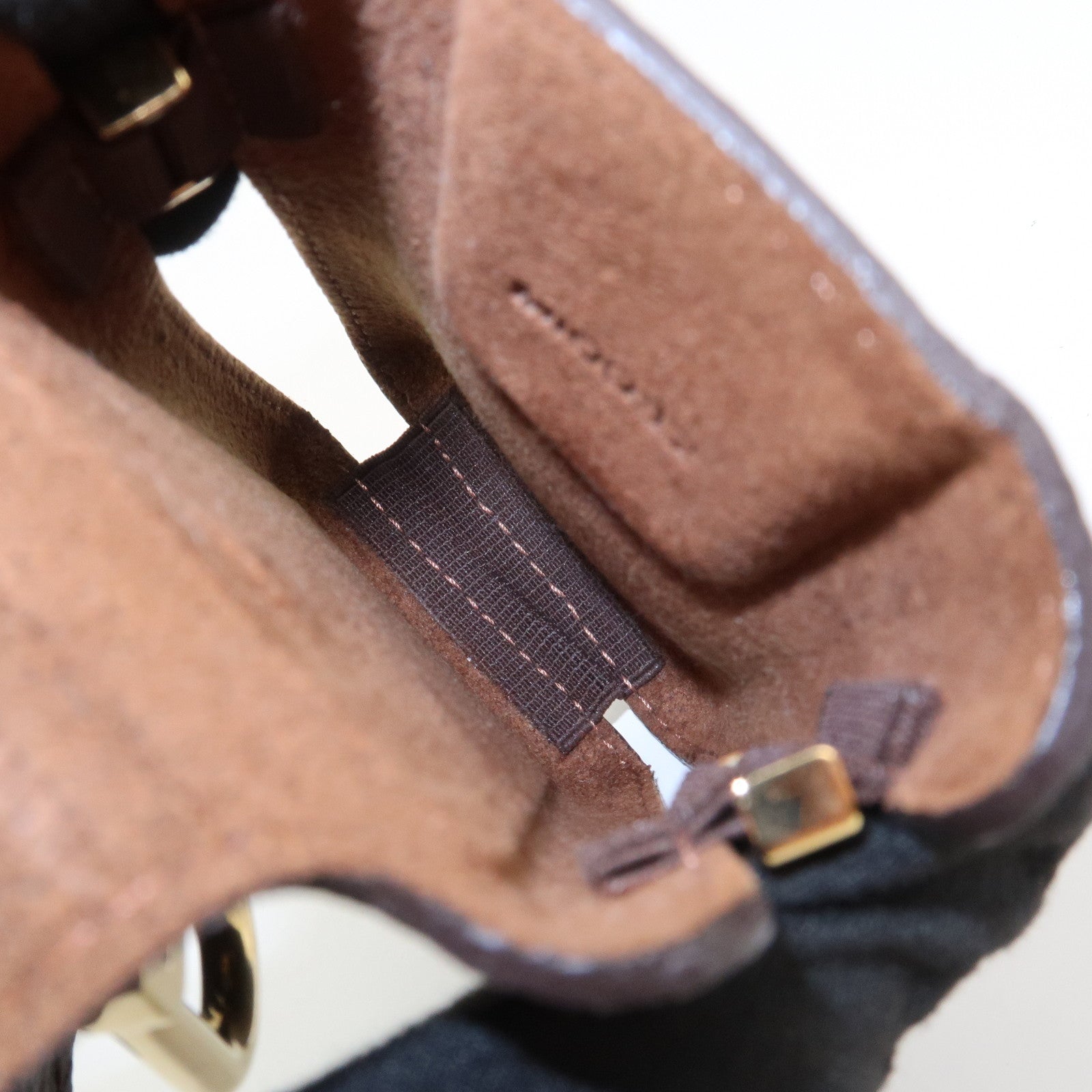 Louis Vuitton Monogram Etui Telephone International PM M63064