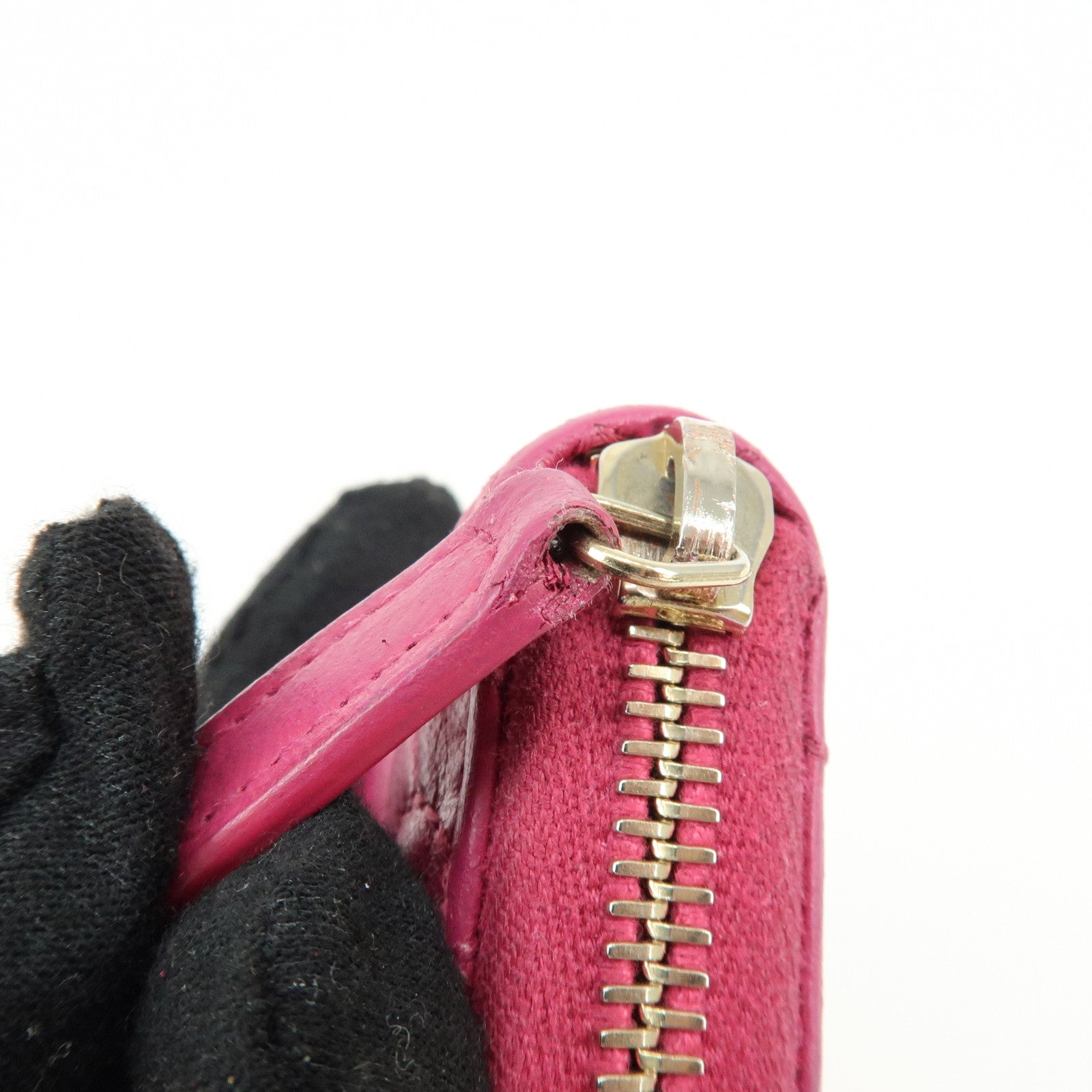 CHANEL Camellia No.5 COCO Mark Calf Leather Zippy Long Wallet Pink