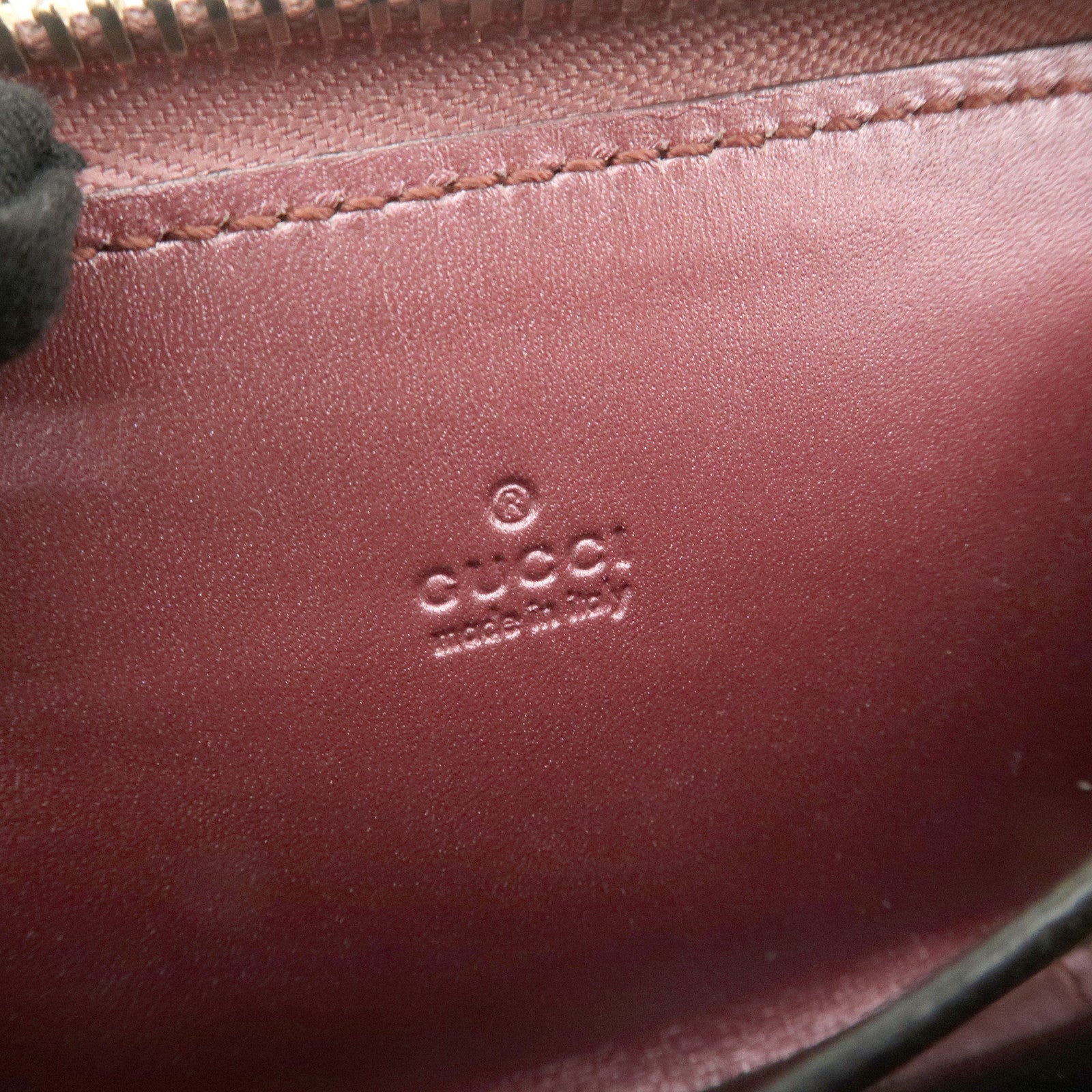 GUCCI Micro Guccissima Leather Round Zippy Coin Case 255452