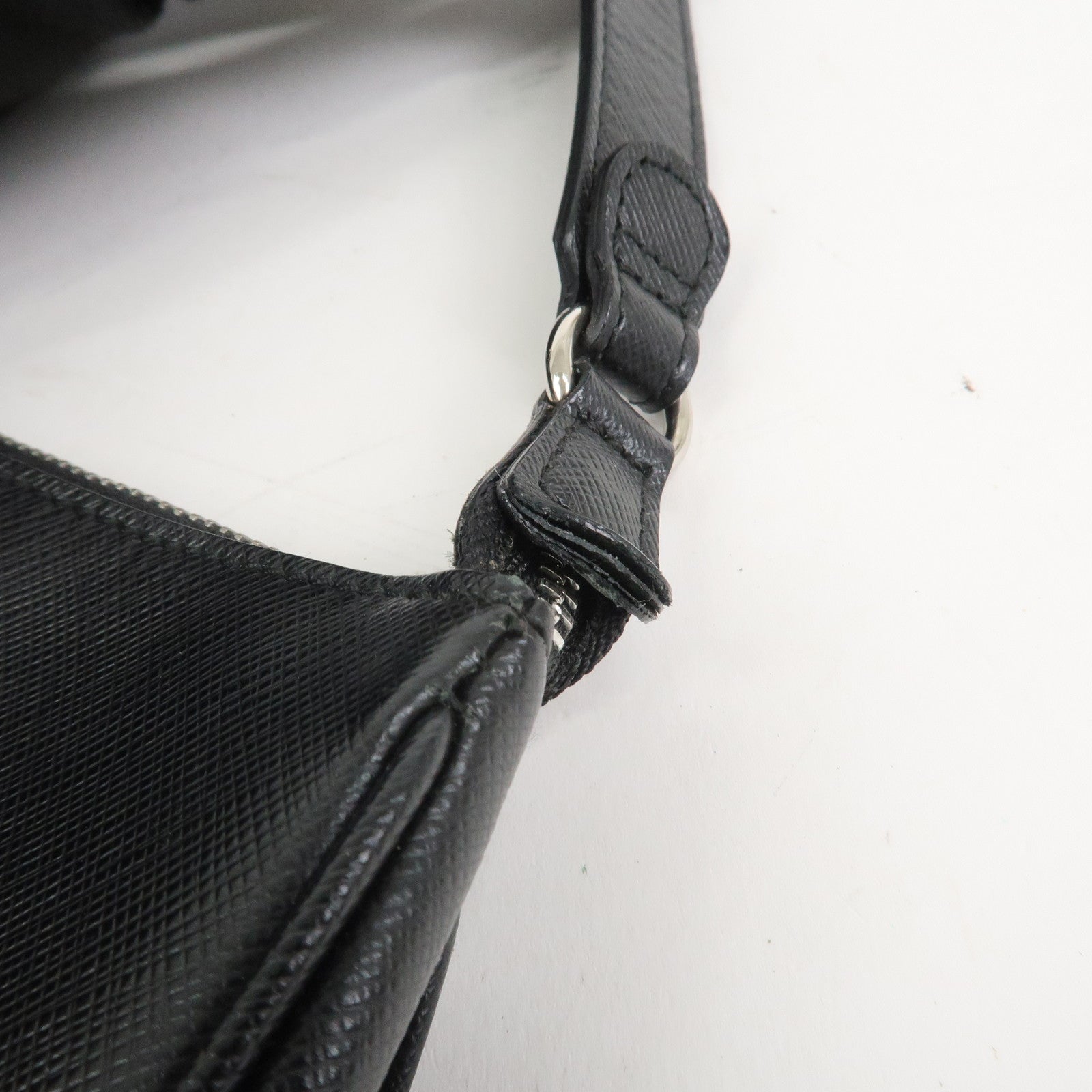 Ferragamo Gancini Leather Shoulder Bag Hand Bag Black