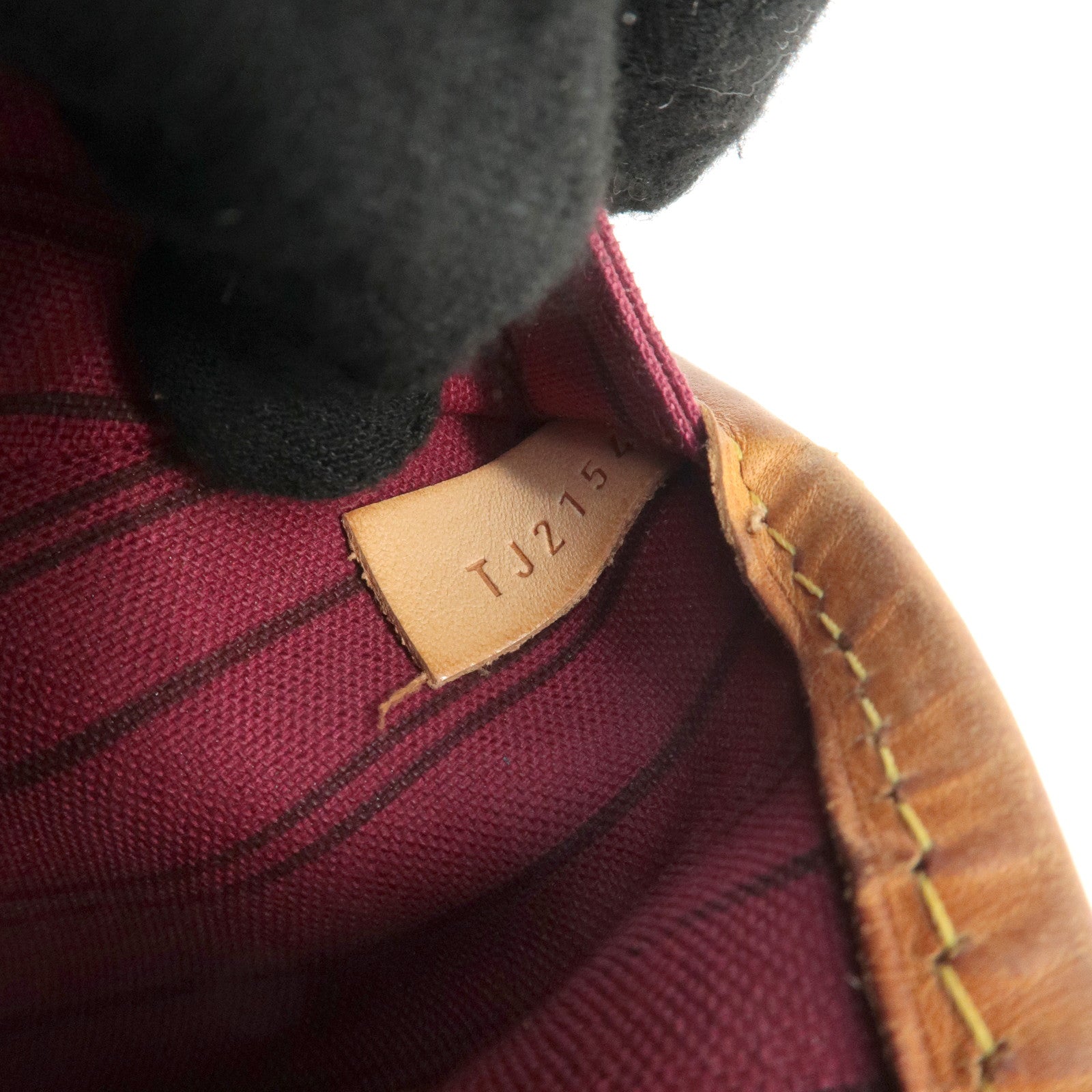 Louis Vuitton Monogram Neverfull MM Tote Bag Fuchisia M40996