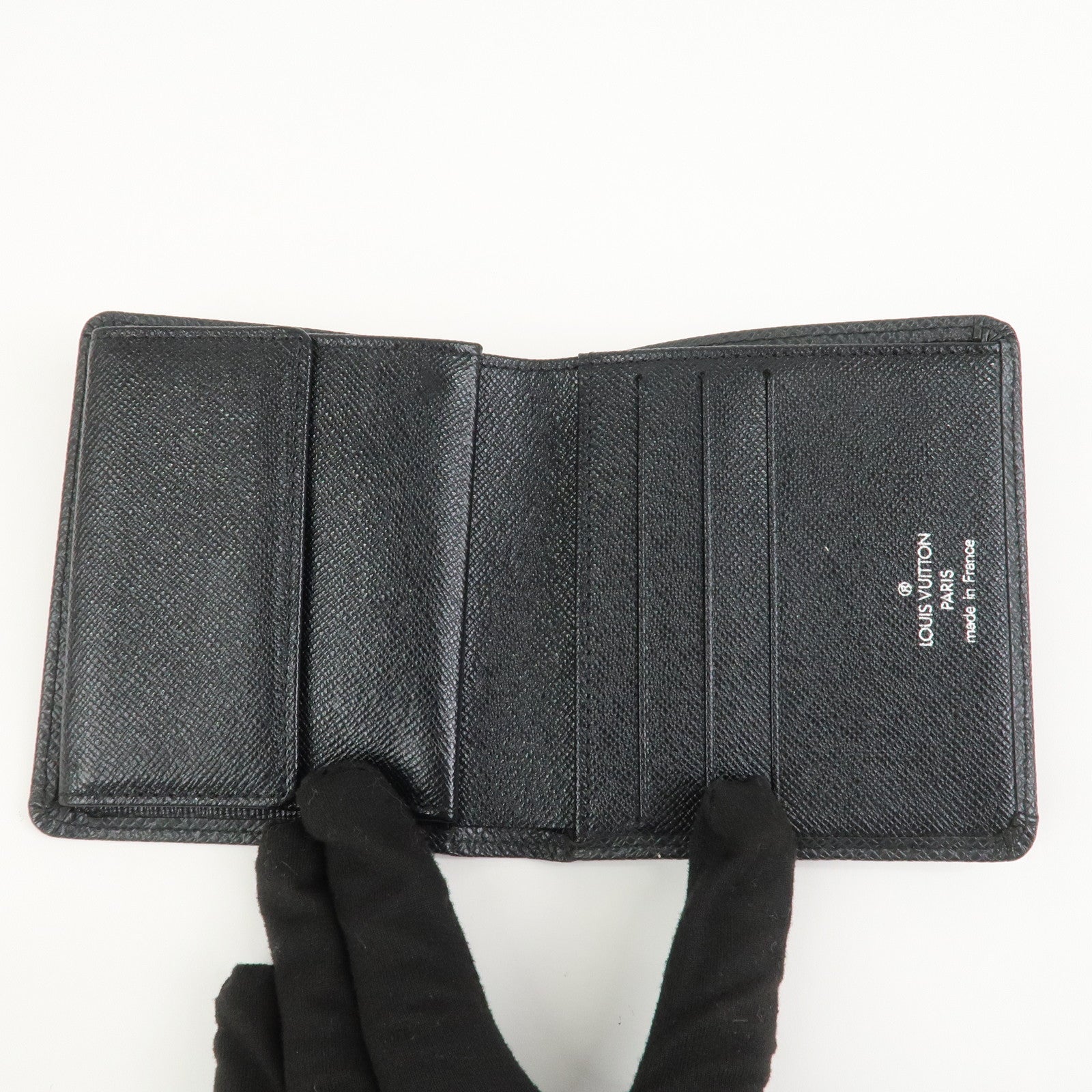 Louis Vuitton Taiga Leather Porte-billet 3 Compact Wallet M30452