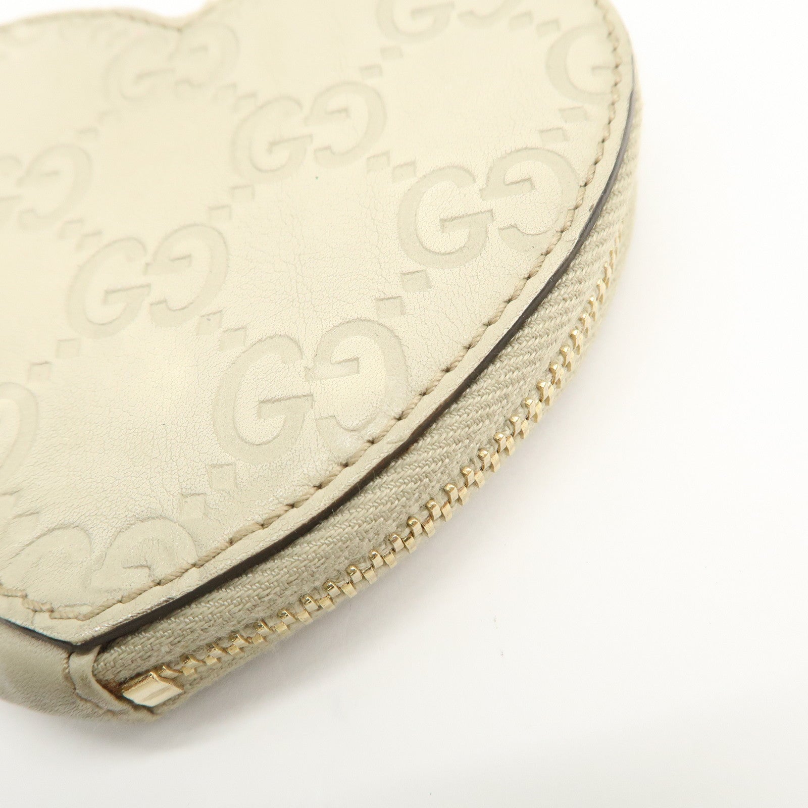 GUCCI Lovely Heart Logo Guccissima Leather Coin Case Ivory 152615