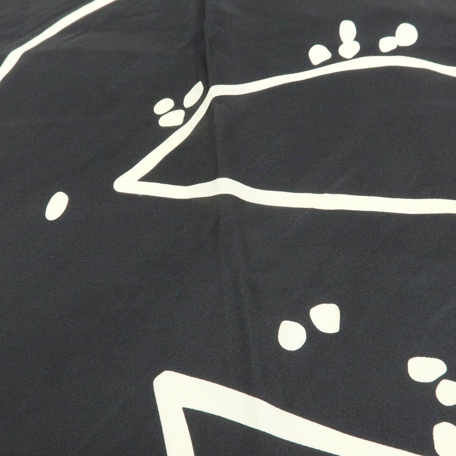 Louis Vuitton Silk 100% Pretzel Motif Scarf Black