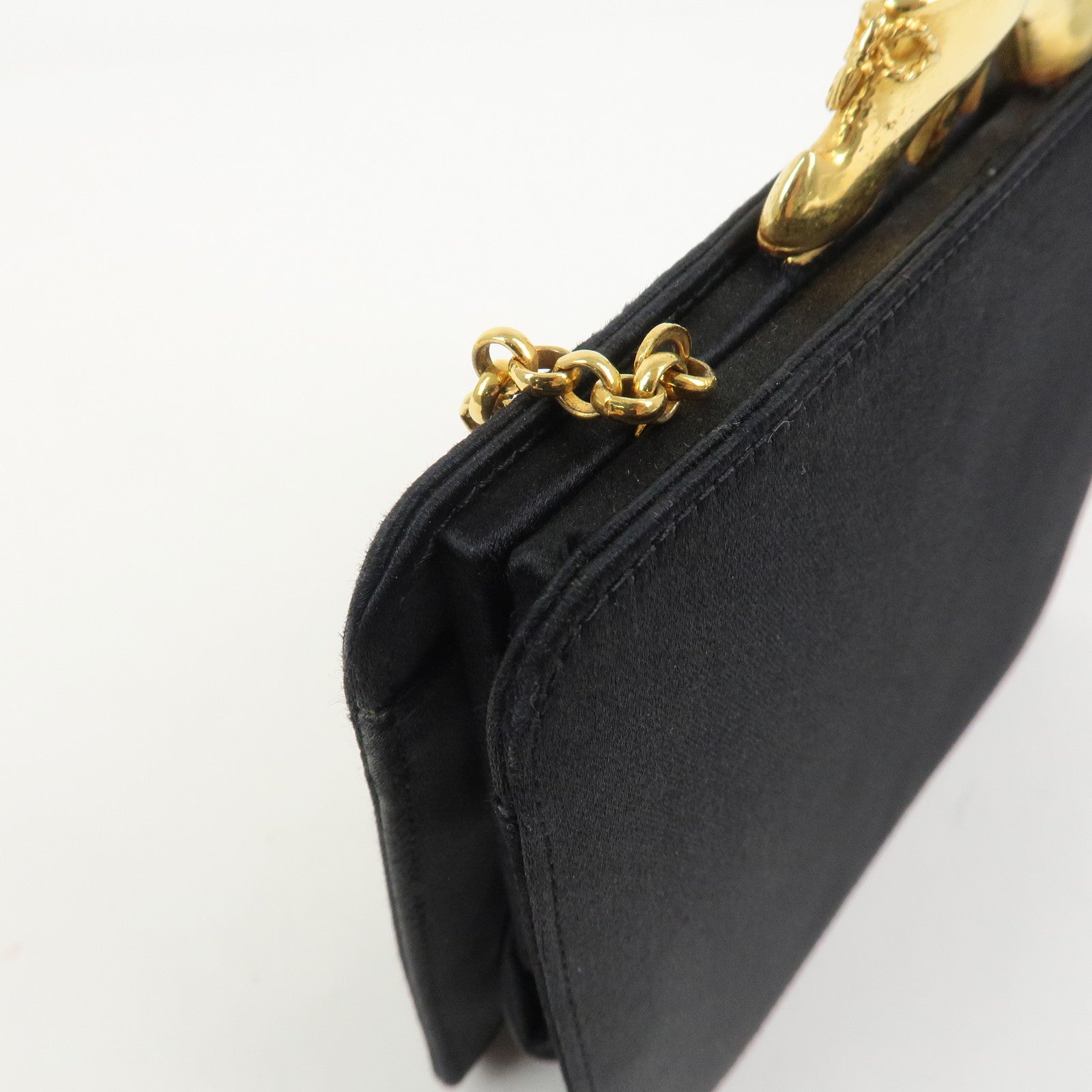 Ferragamo Boots Motif Kiss Lock Hand Bag Black