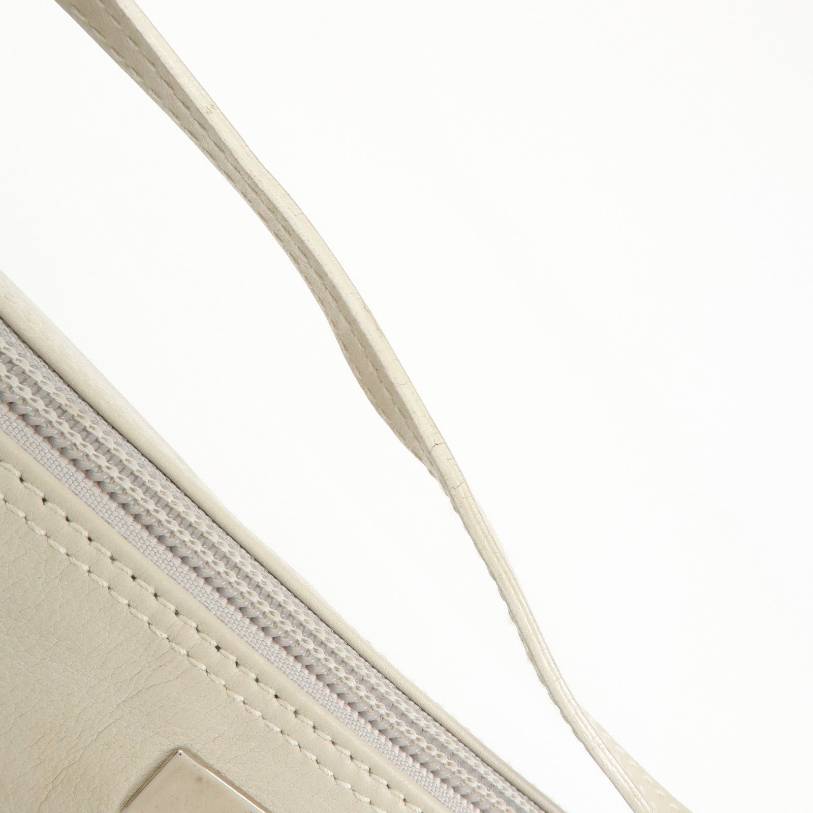 GUCCI Boat Bag Leather Pouch Hand Bag Ivory 039・1103