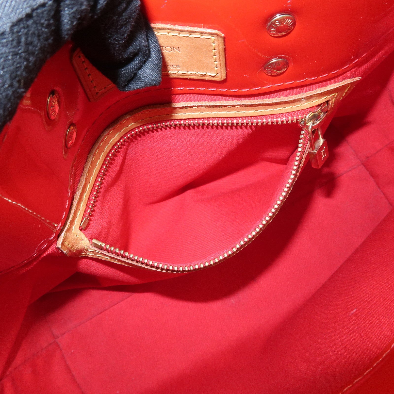 Louis Vuitton Monogram Vernis Lead PM Hand Bag Rouge M91088